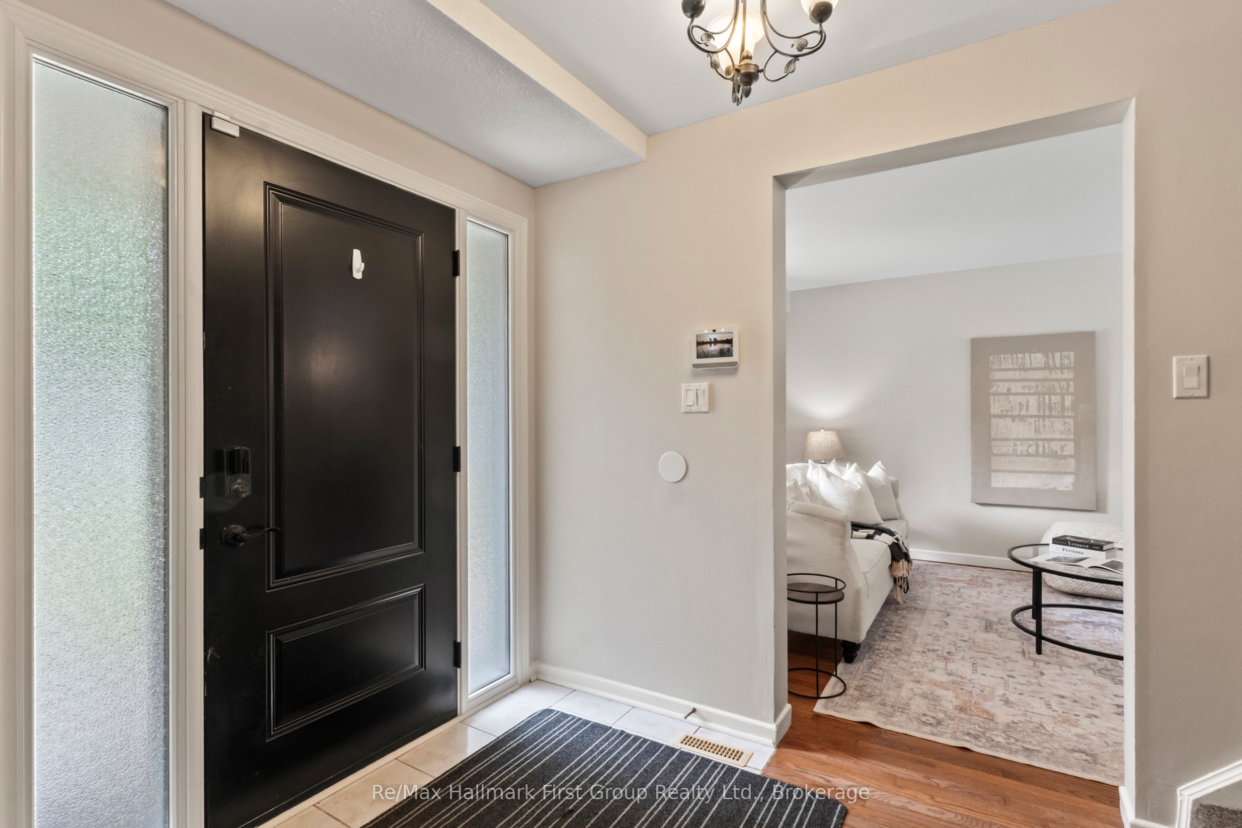523 Reynolds Street, Whitby, ON L1N 6H4 photo 5