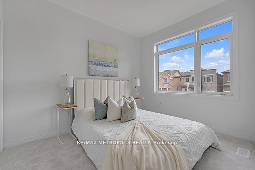 2048 Chris Mason Street, Oshawa, ON L1L 0S5 photo 4