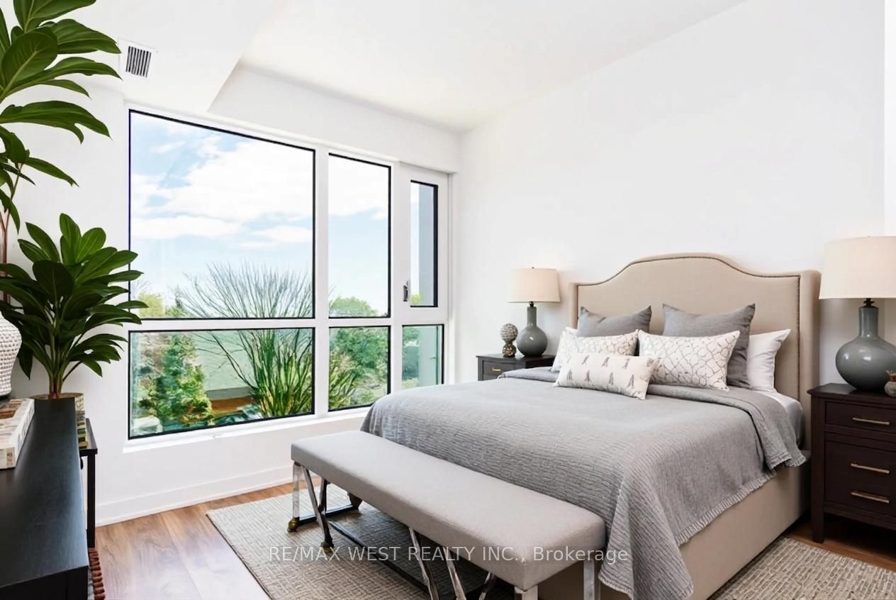 150 Logan Avenue 539, Toronto, ON M4M 0E4 photo 3