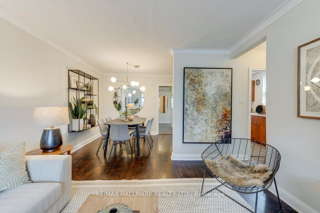 225 Woodville Avenue Main, Toronto, ON M4J 2R4 photo 5