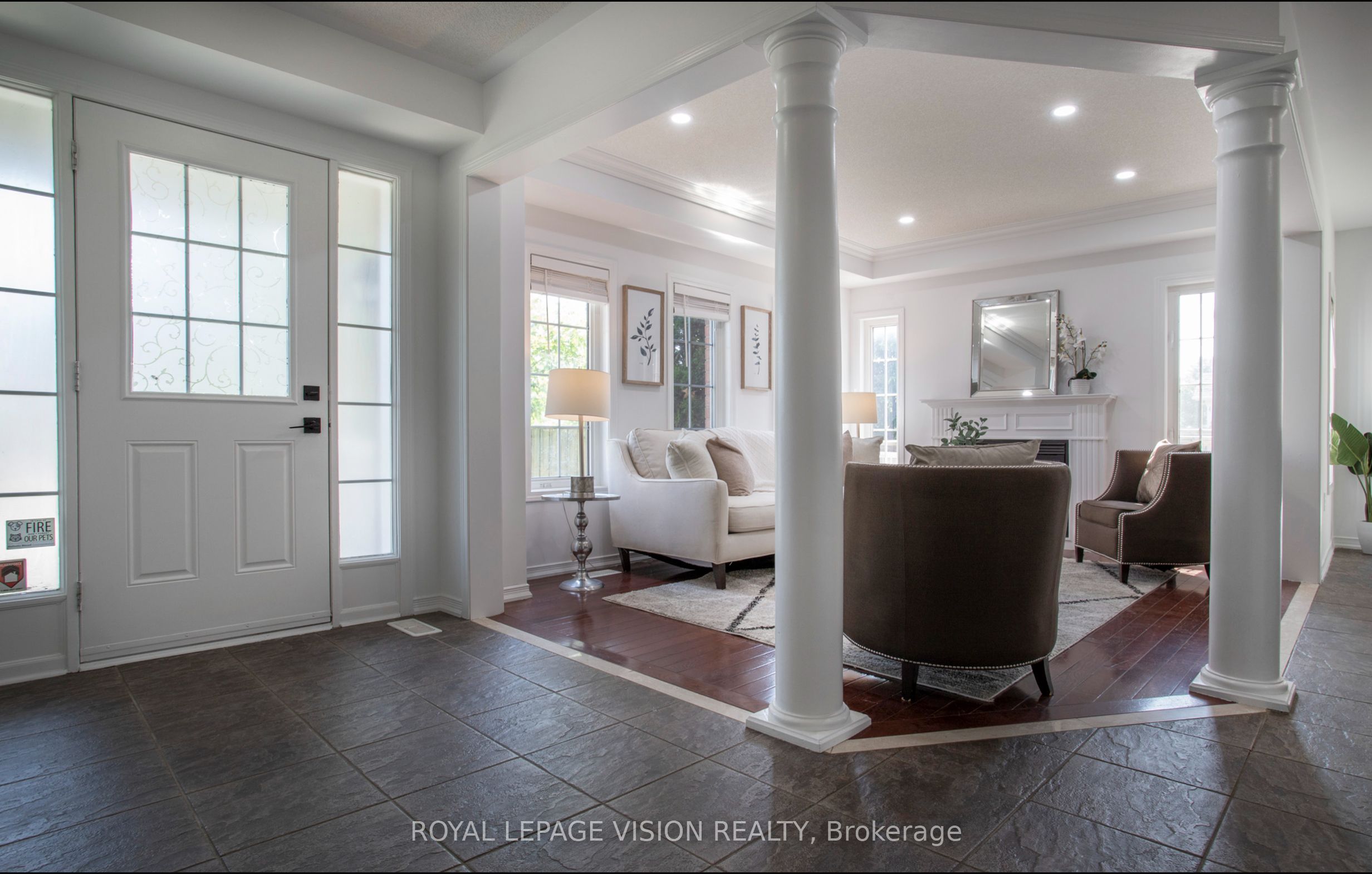 2 Laprade Square, Clarington, ON L1C 0C8 photo 4