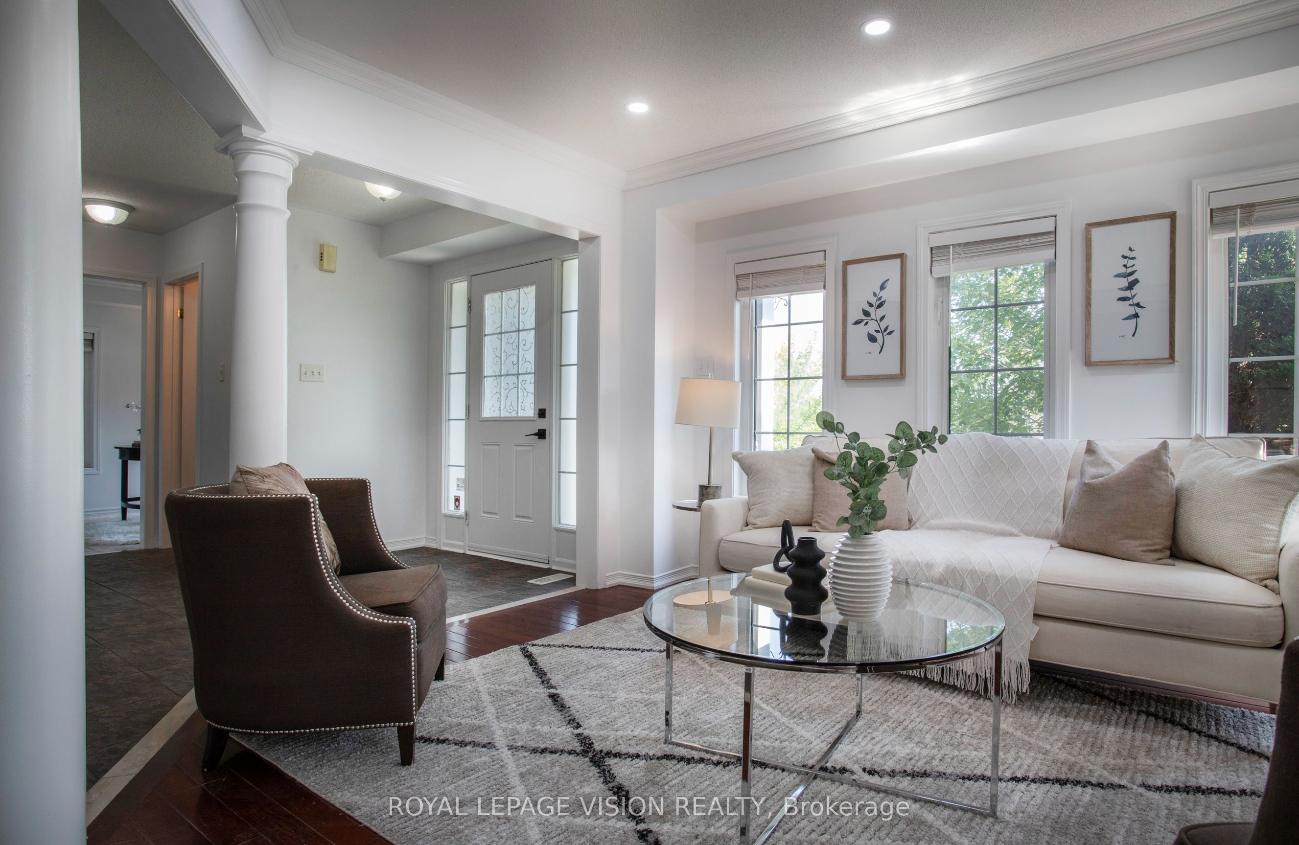 2 Laprade Square, Clarington, ON L1C 0C8 photo 5