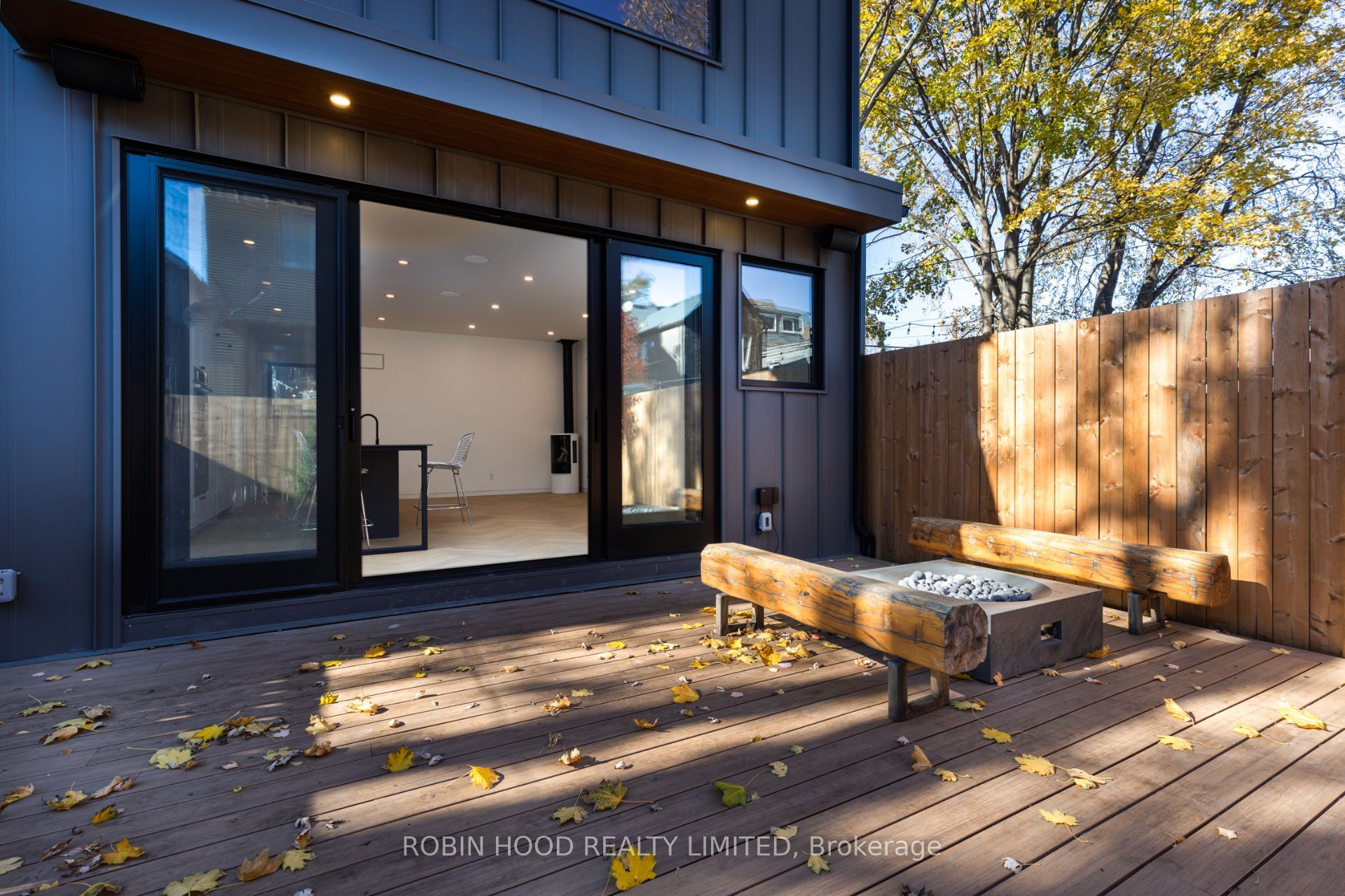 60 Jones Avenue R/Laneway, Toronto, ON M4M 2Z8 photo 3