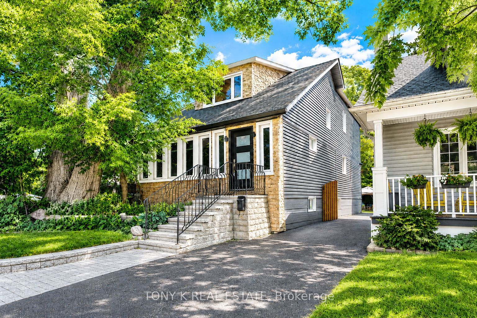 111 Eastwood Avenue, Toronto, ON M1N 3H4