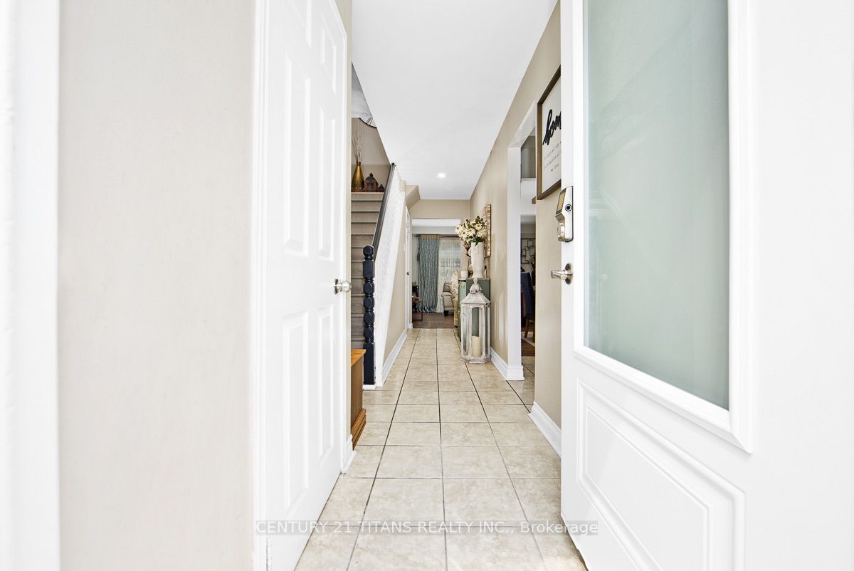 22 Whiteleas Avenue, Toronto, ON M1B 1W7 photo 4