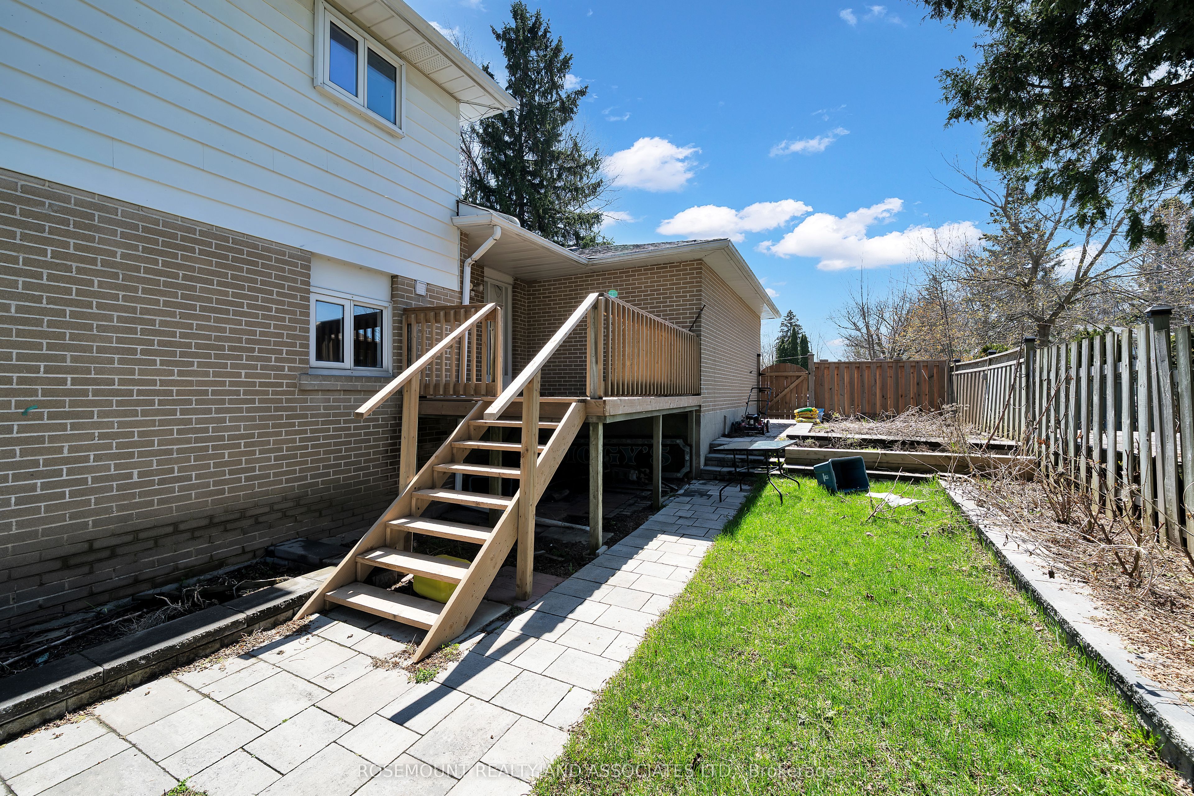 4 Carwin Crescent Basement, Ajax, ON L1S 6G6 photo 2