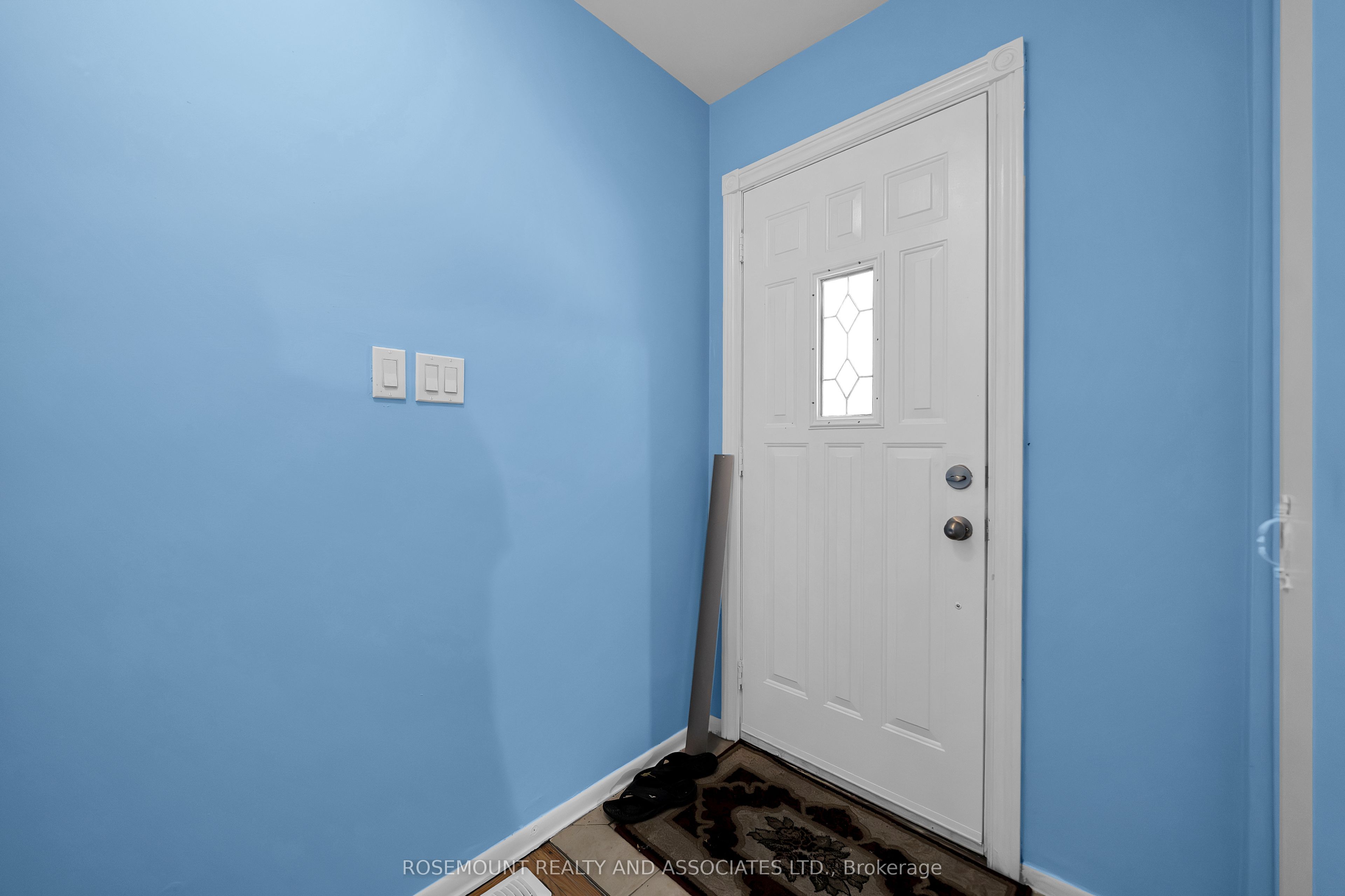 4 Carwin Crescent Basement, Ajax, ON L1S 6G6 photo 4