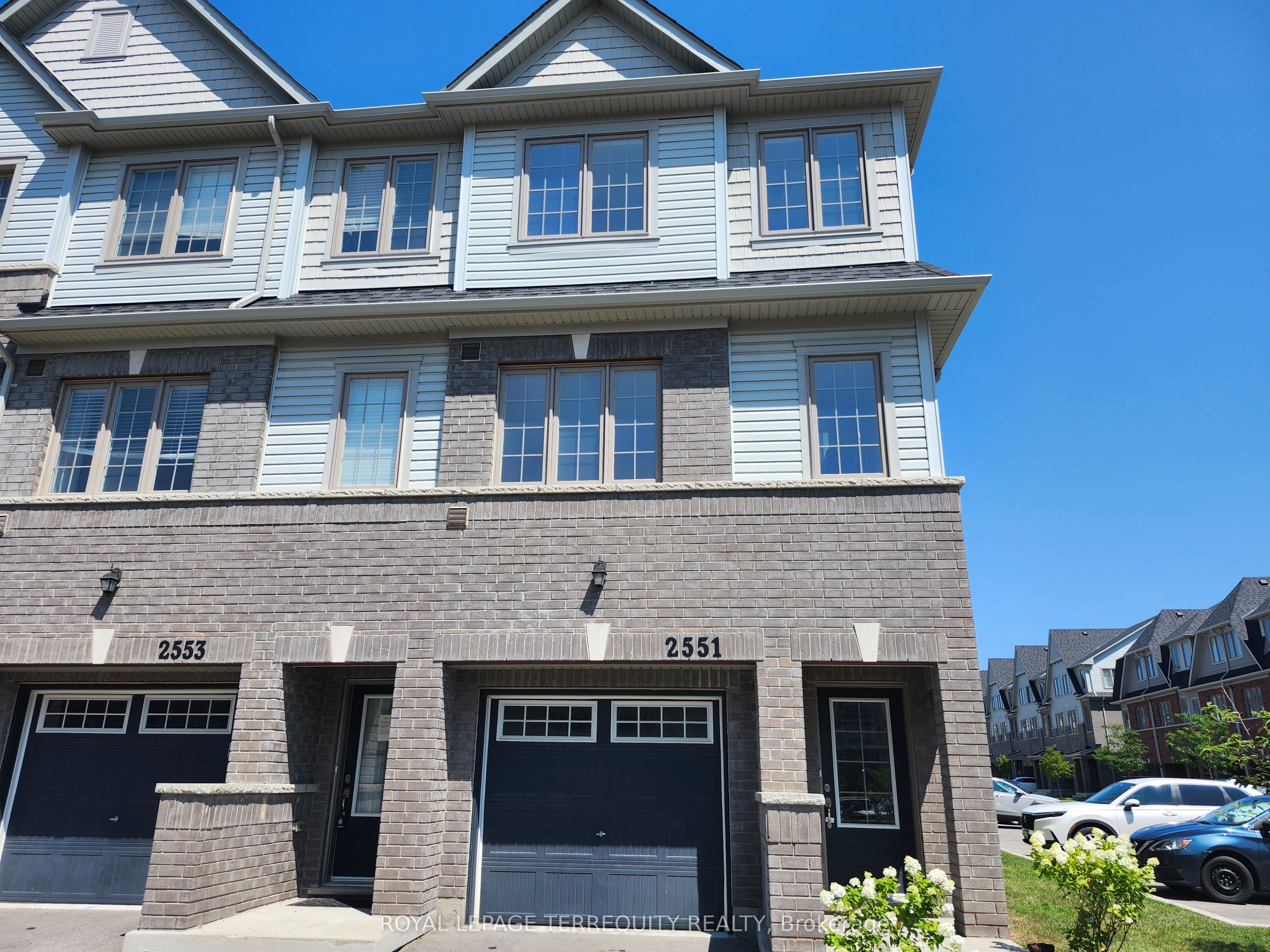 2551 Barbarolli Path 115, Oshawa, ON L1L 0P9