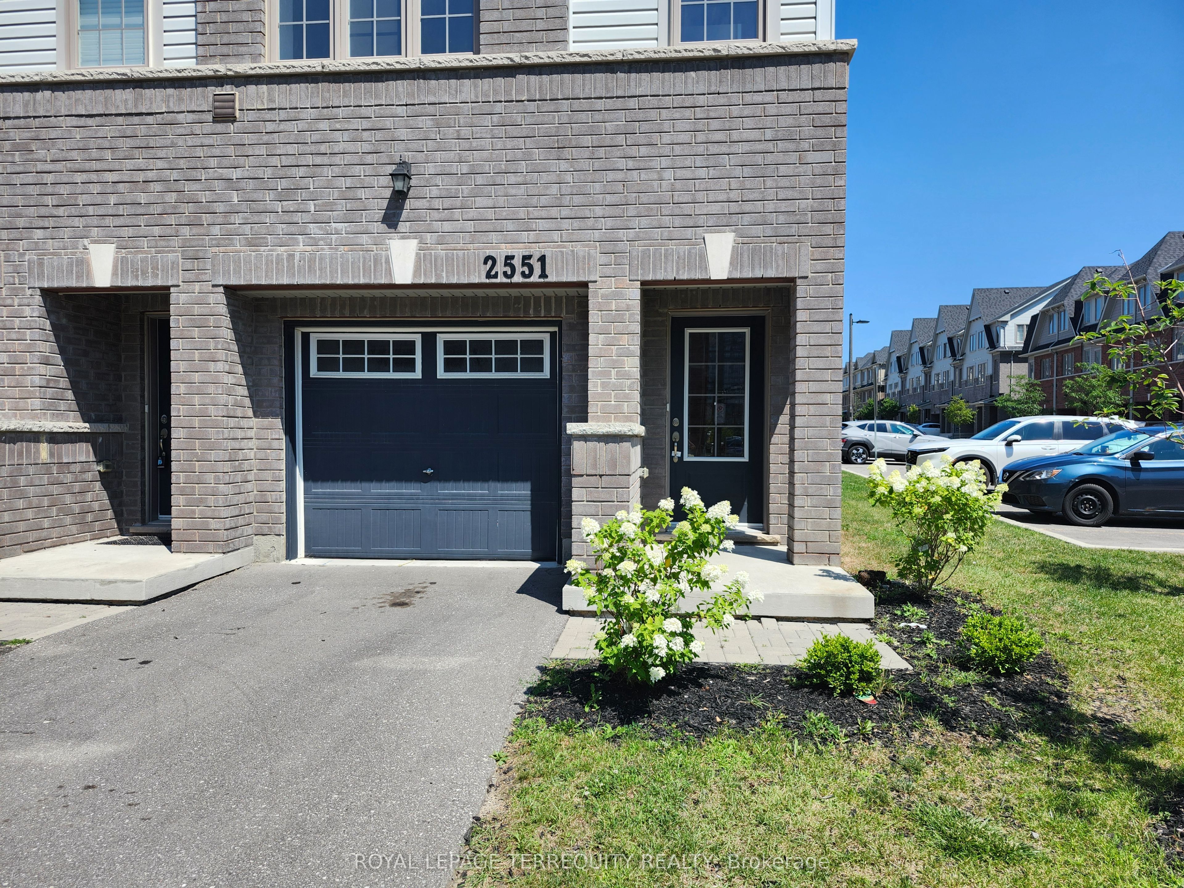 2551 Barbarolli Path 115, Oshawa, ON L1L 0P9 photo 3