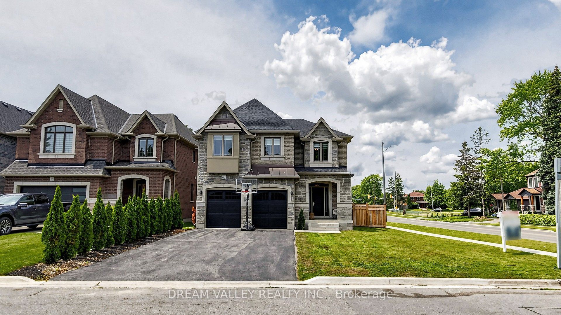 224 Severn St Street, Oshawa, ON L1J 8H7