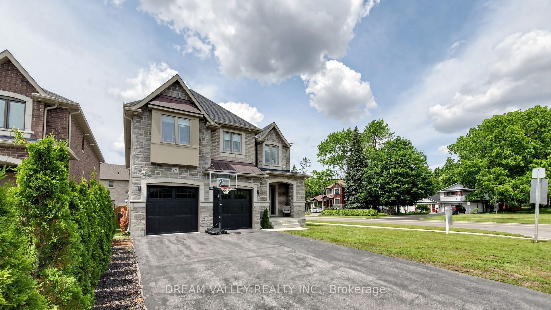 224 Severn St Street, Oshawa, ON L1J 8H7 photo 4