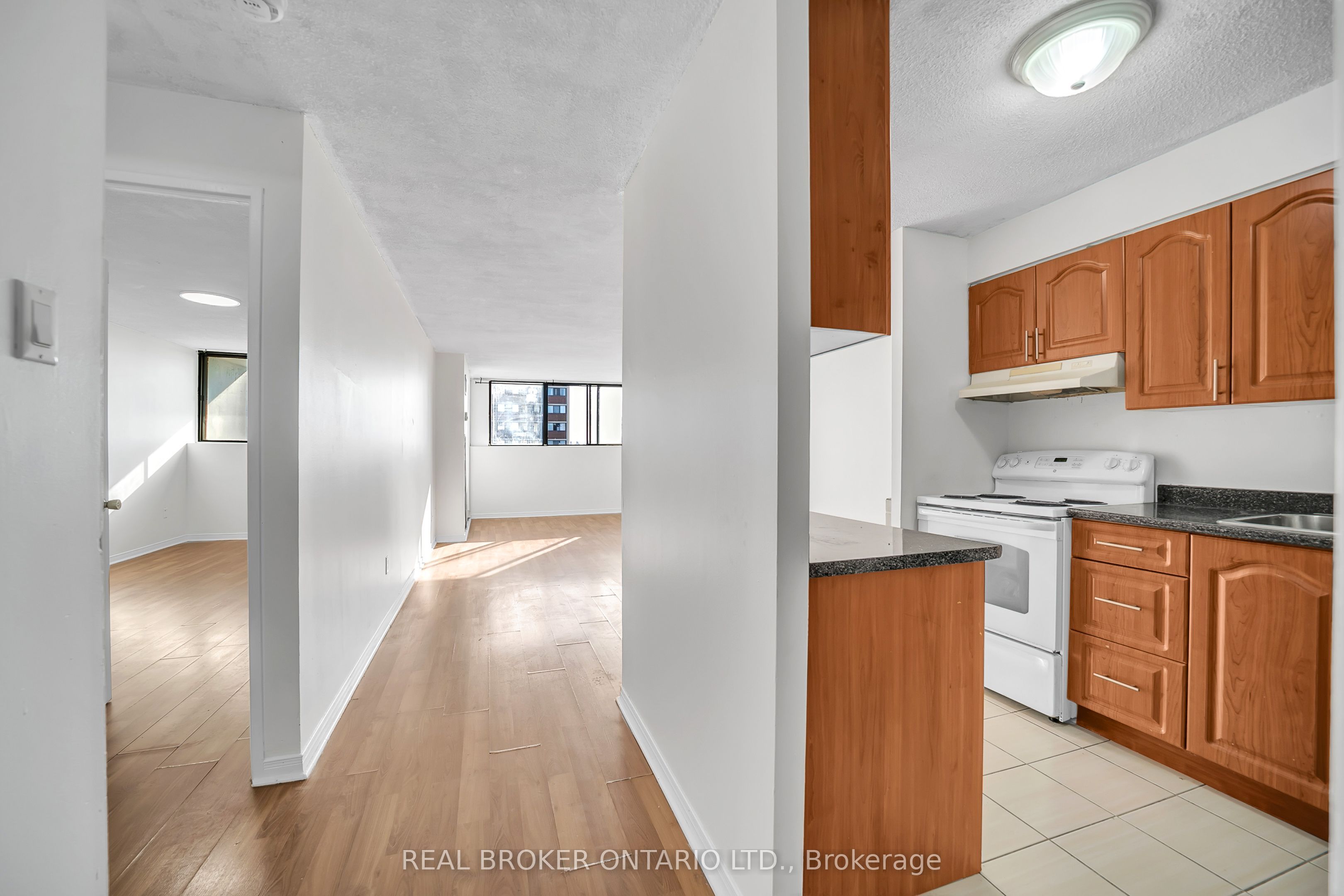 10 Tapscott Road 810, Toronto, ON M1B 3L9 photo 5