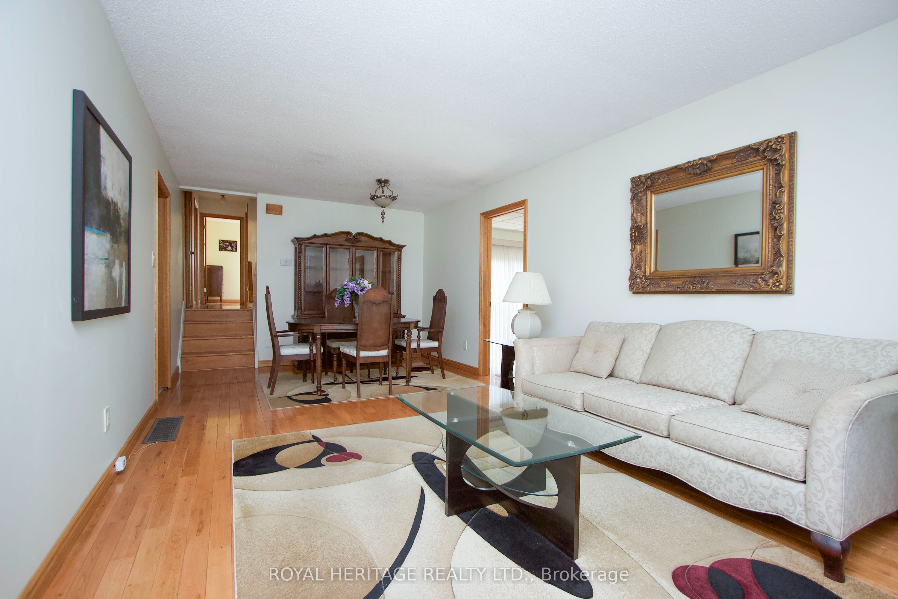 718 Annes Street, Whitby, ON L1N 6B2 photo 3