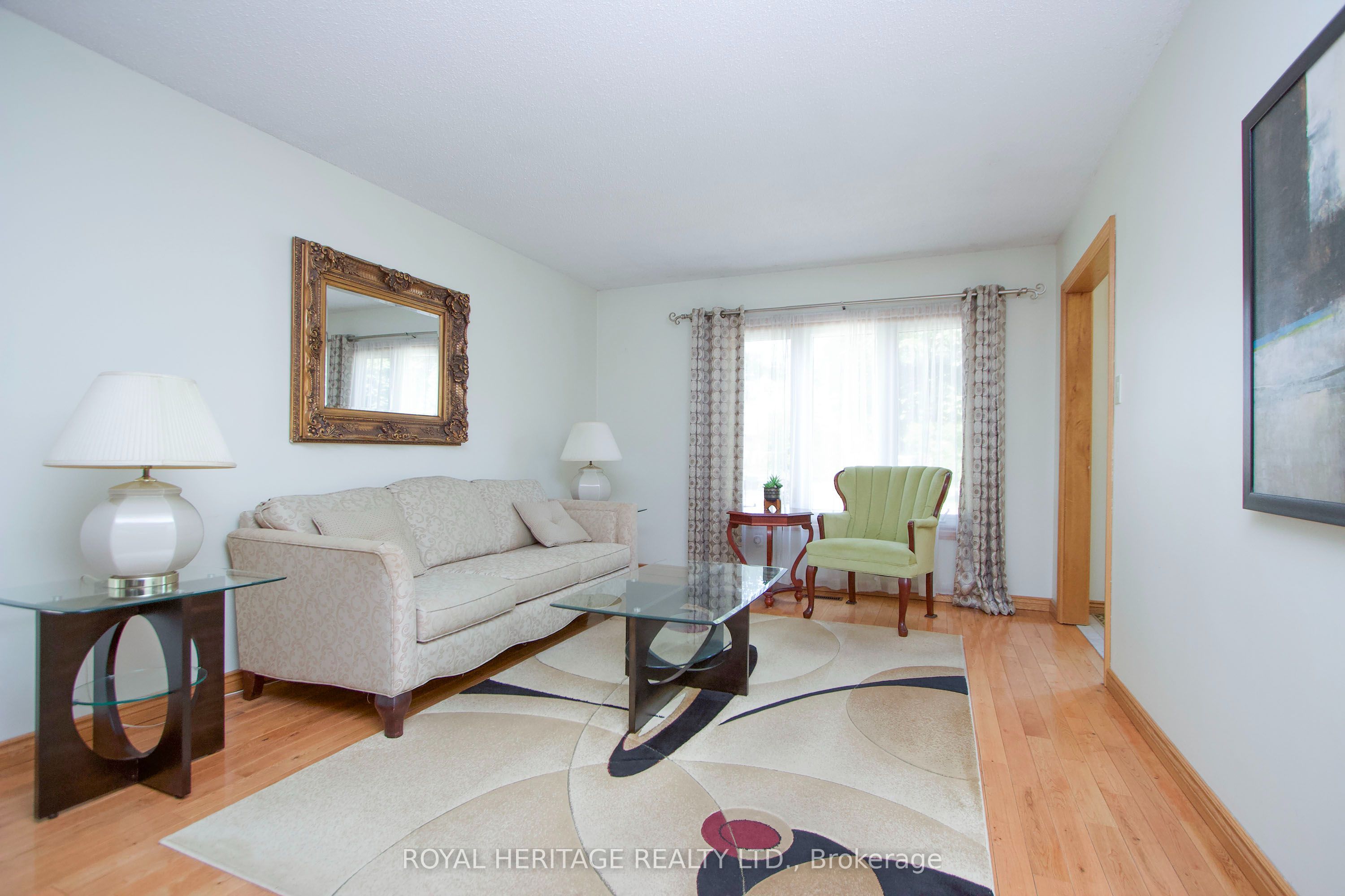 718 Annes Street, Whitby, ON L1N 6B2 photo 4