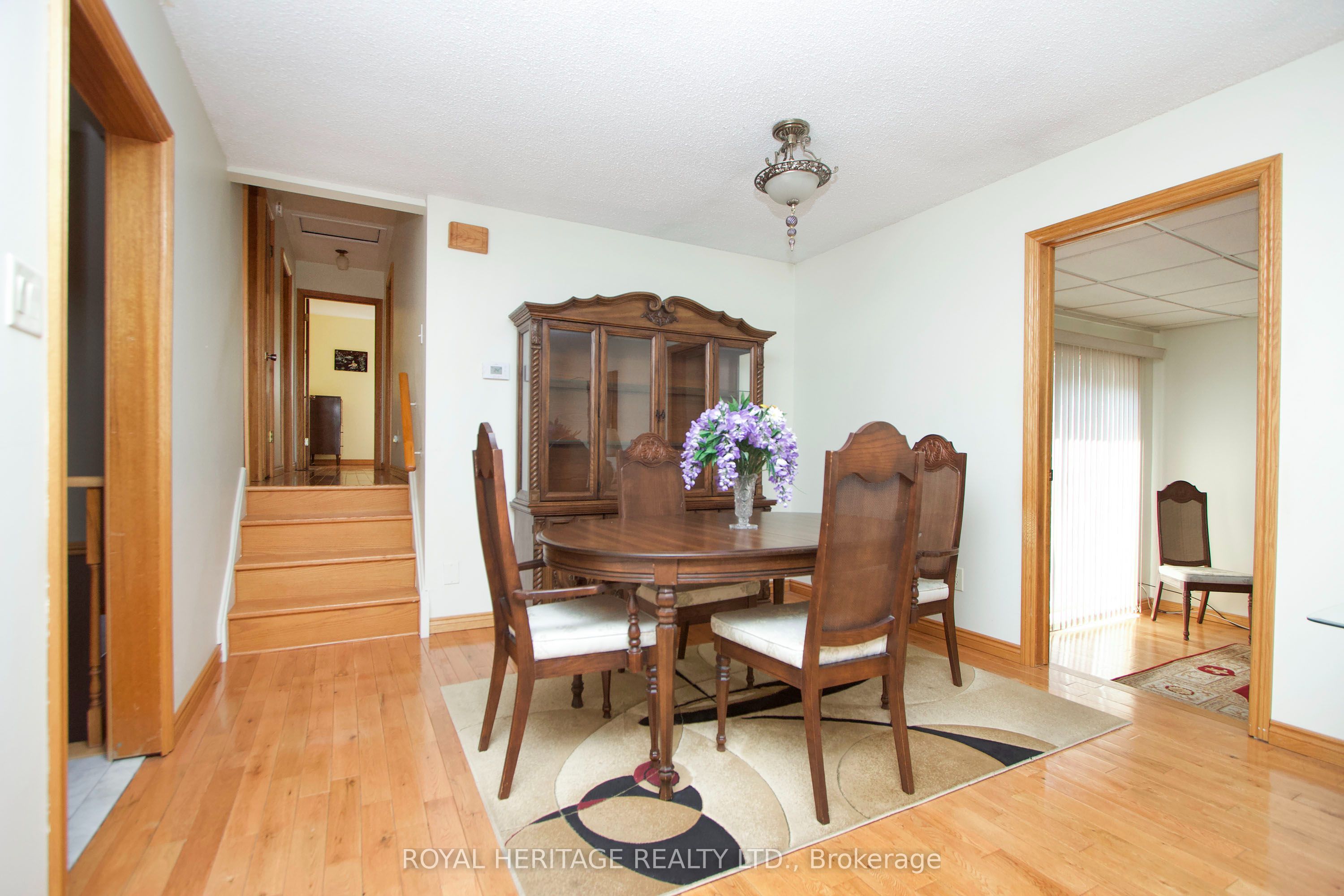 718 Annes Street, Whitby, ON L1N 6B2 photo 5