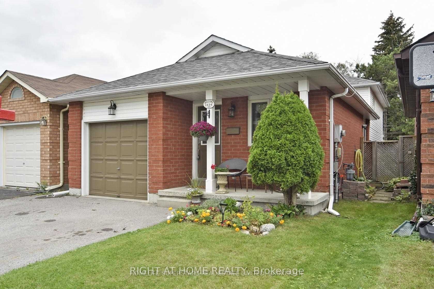 1434 Largo Crescent, Oshawa, ON L1G 7E5 photo 2