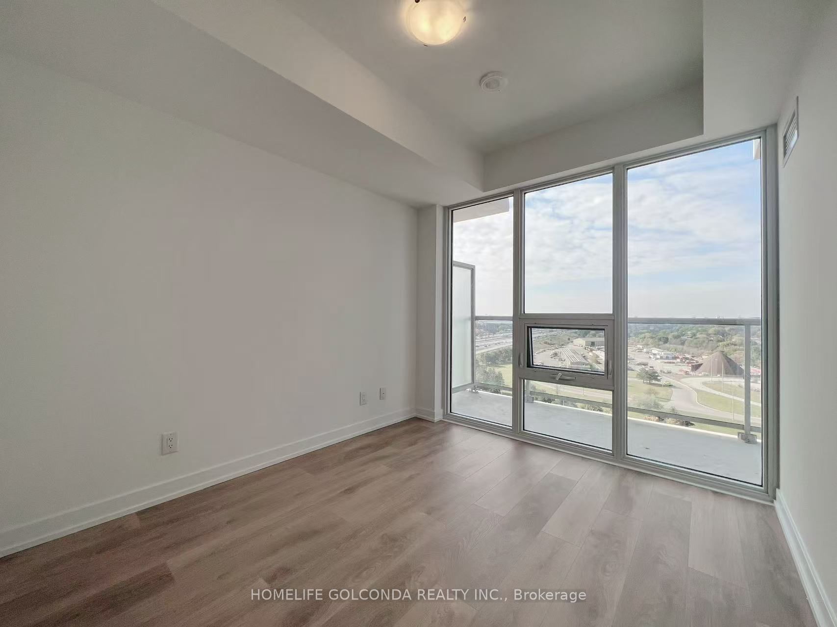 2033 Kennedy Road 1612, Toronto, ON M1T 0B9 photo 3