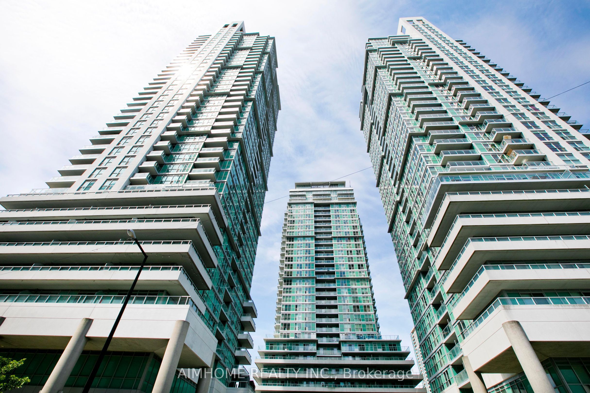 60 Town Centre Court 2402, Toronto, ON M1P 0B1