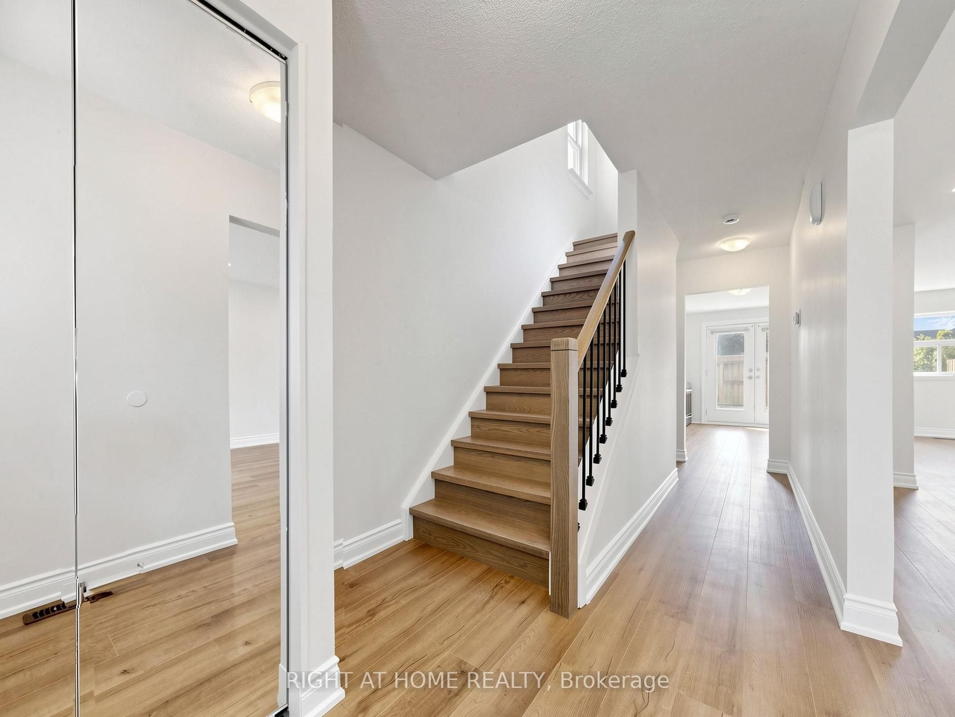 1332 Fenelon Crescent, Oshawa, ON L1J 6G1 photo 4