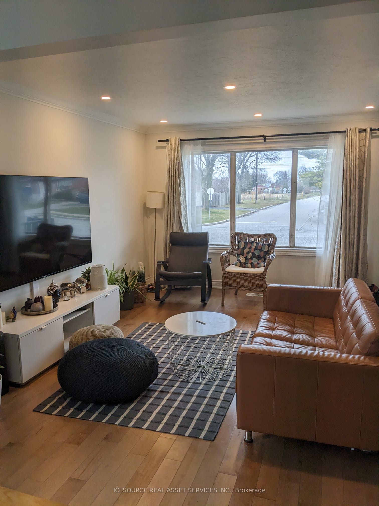 85 Ranstone Gardens Main, Toronto, ON M1K 2T9