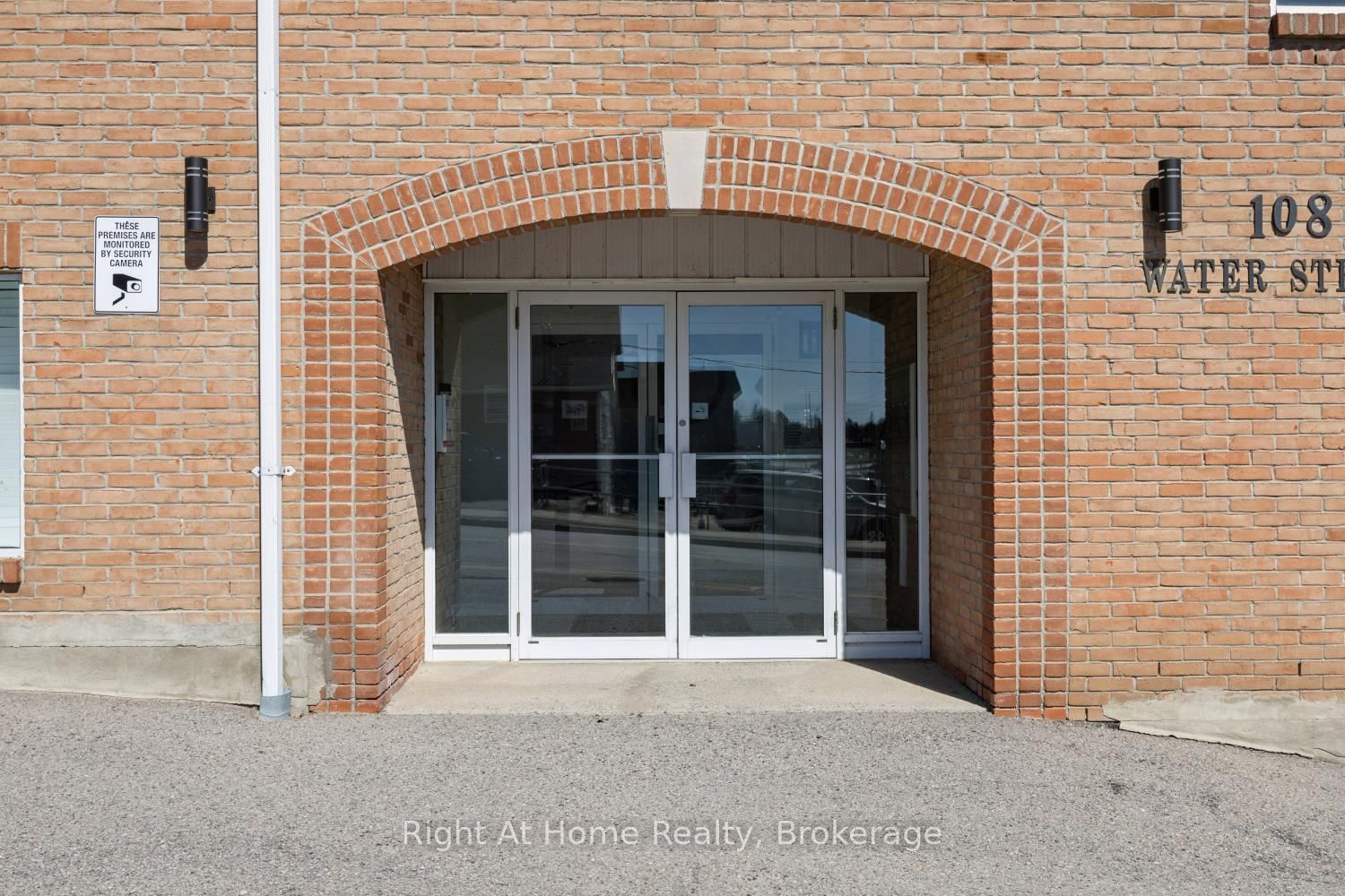 108 Water Street 301, Scugog, ON L9L 1R2 photo 2