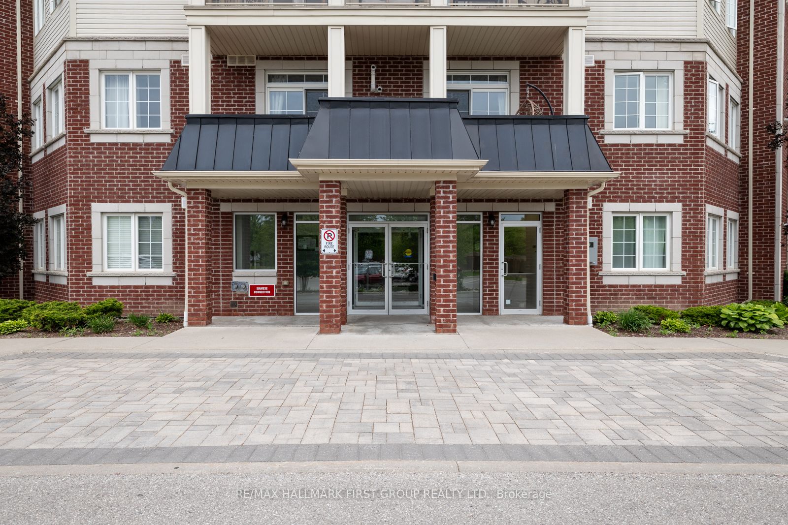 80 Aspen Springs Drive 113, Clarington, ON L1C 4Y2 photo 3