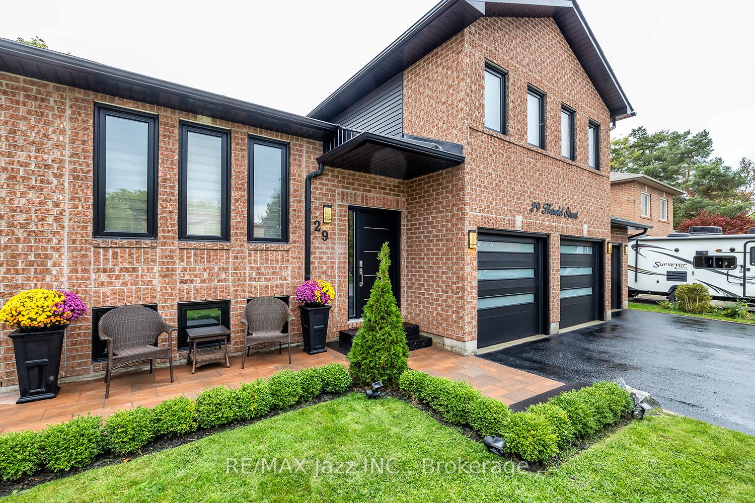 29 Harold Street, Whitby, ON L1N 8Z7 photo 3