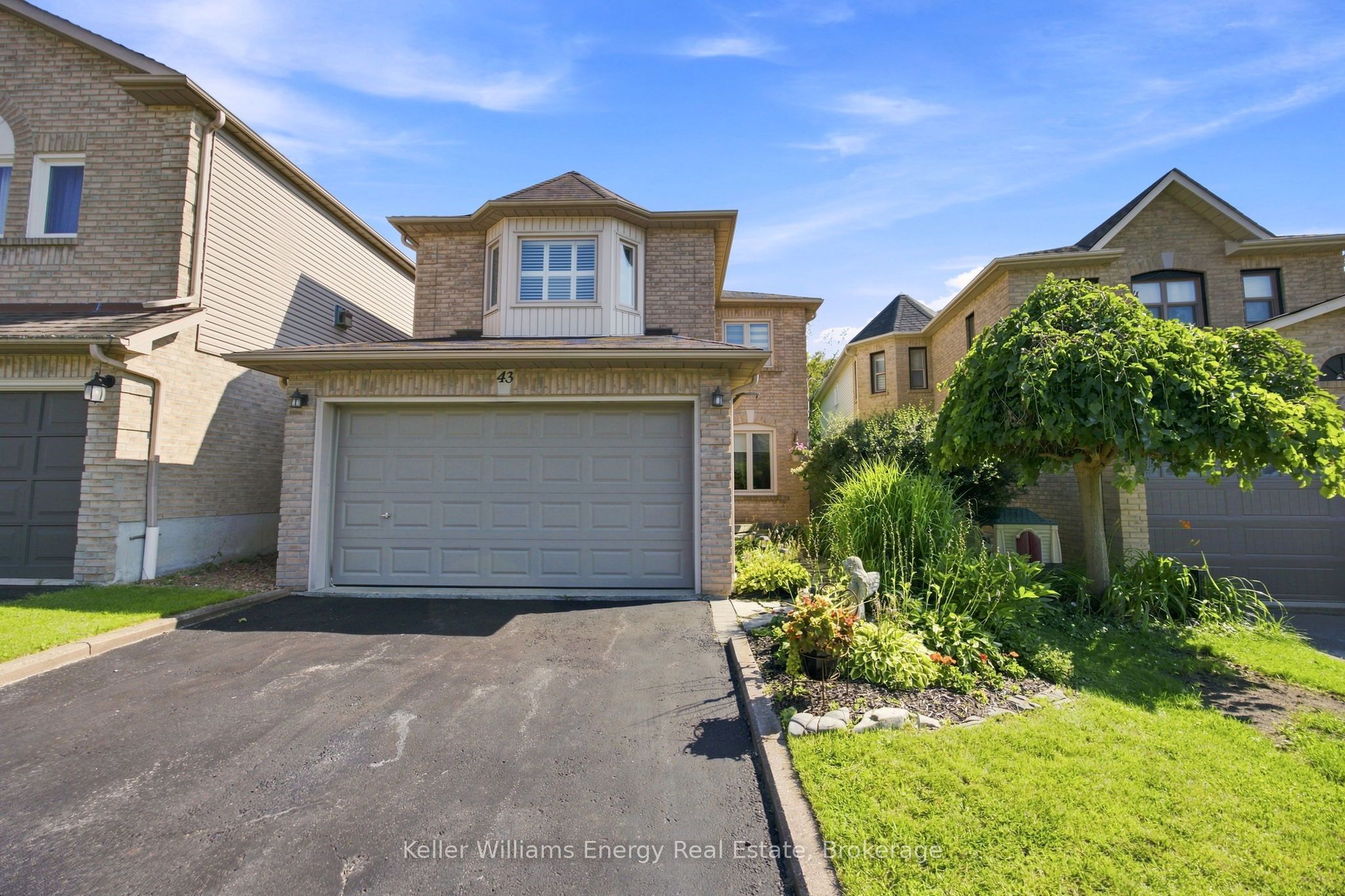 43 Knotty Pine Drive, Whitby, ON L1R 2H2