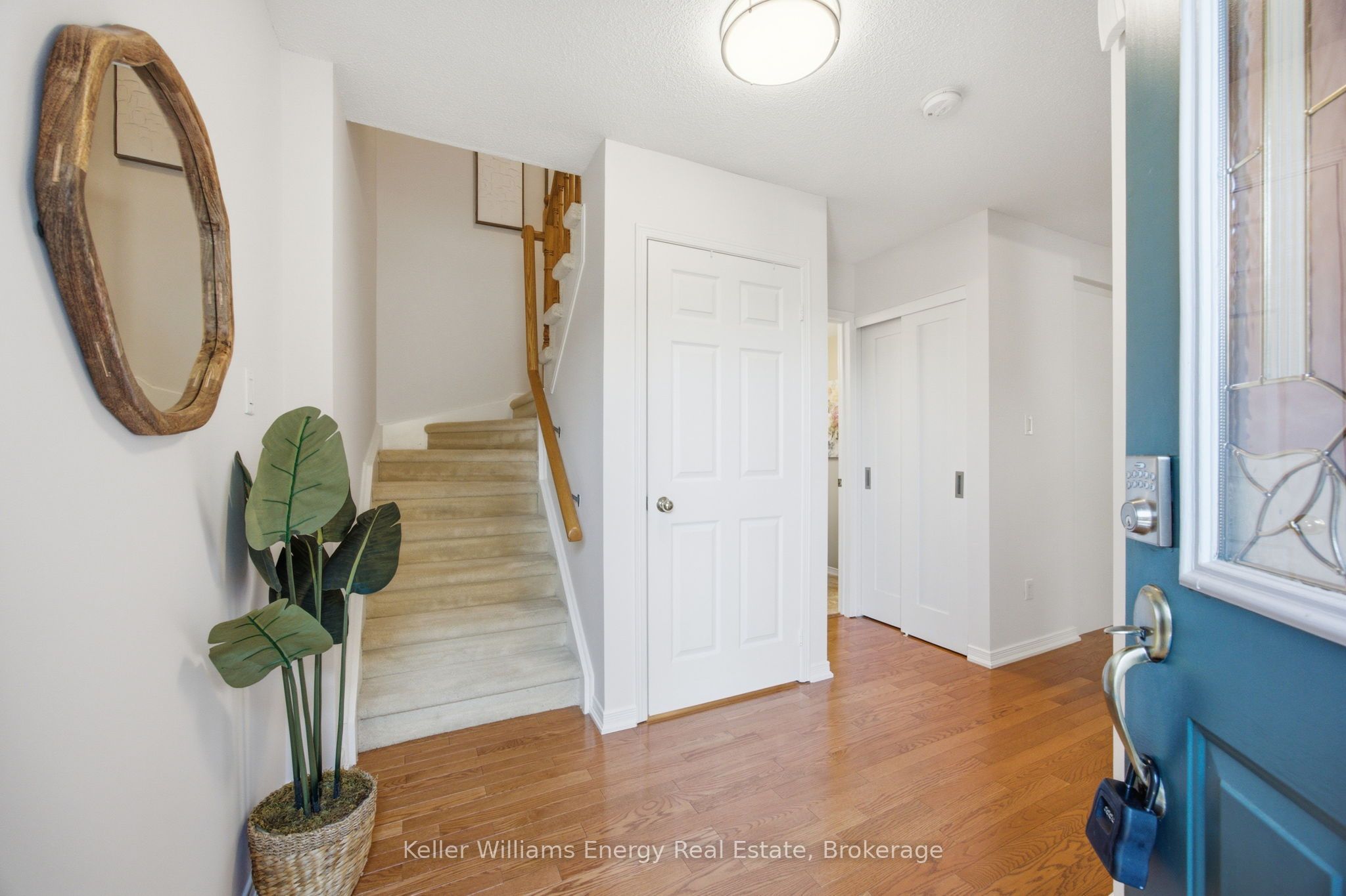 43 Knotty Pine Drive, Whitby, ON L1R 2H2 photo 2