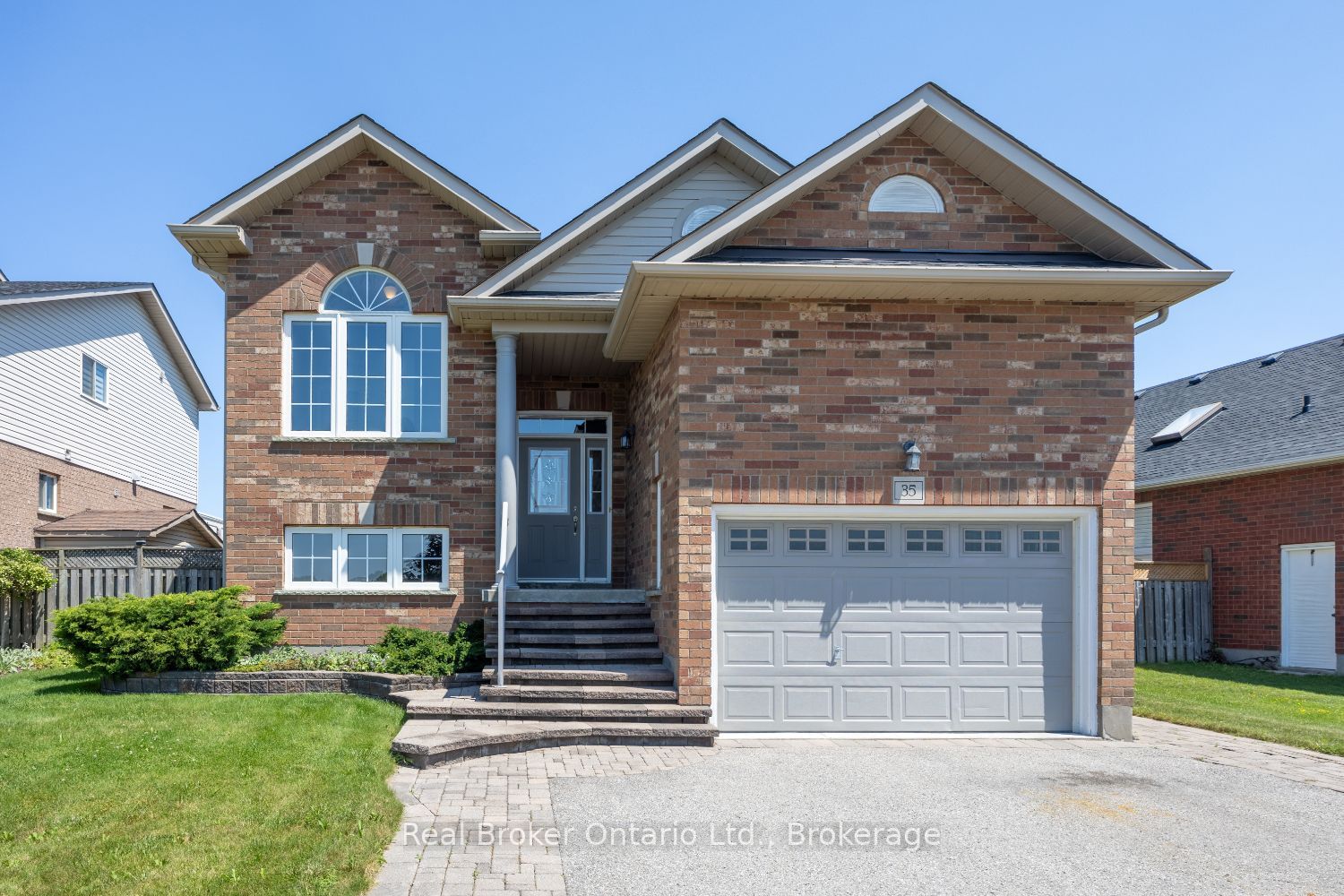 35 Argent Street, Clarington, ON L1C 5K8 photo 2