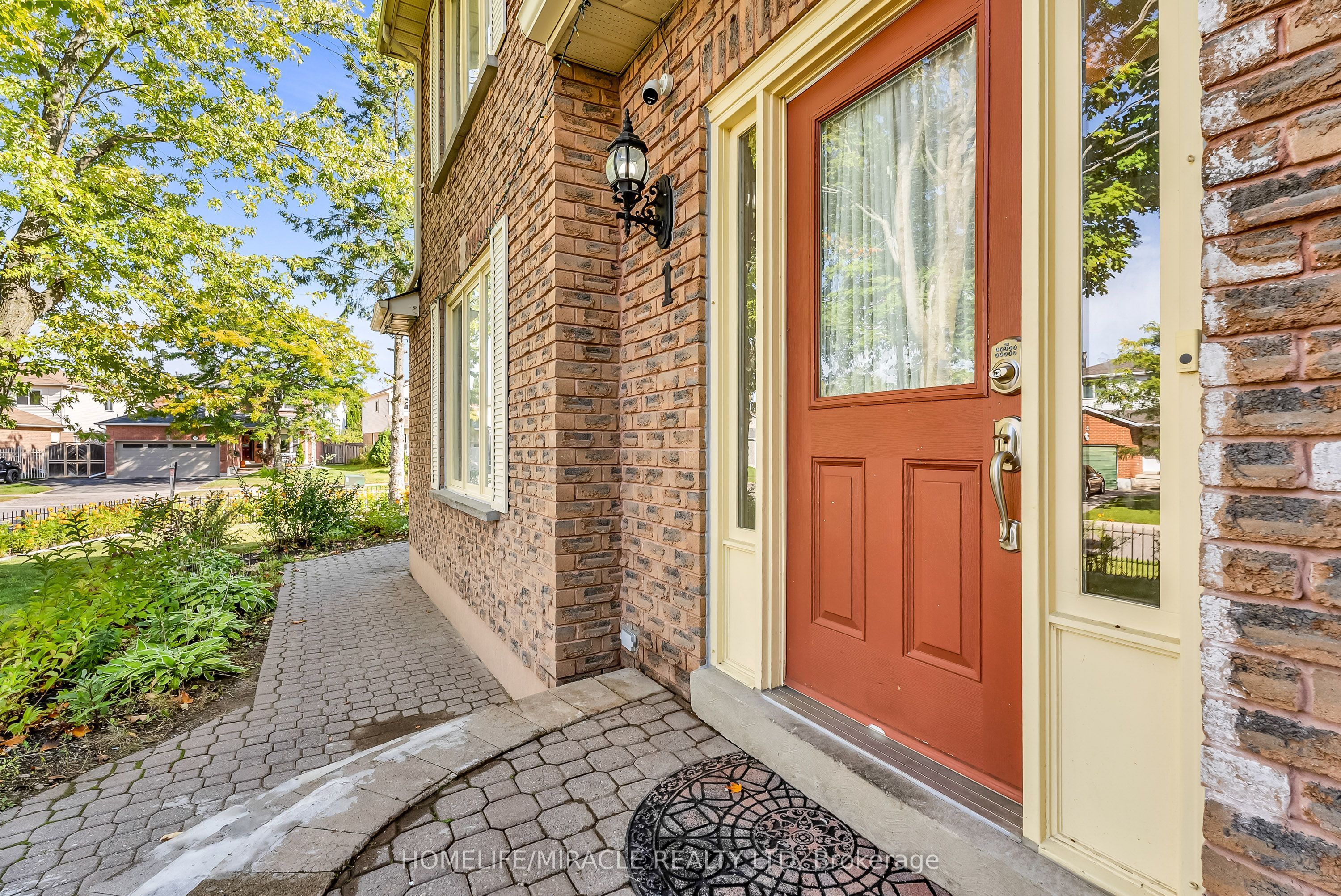 1 Beechnut Crescent, Clarington, ON L1E 1Y5 photo 5