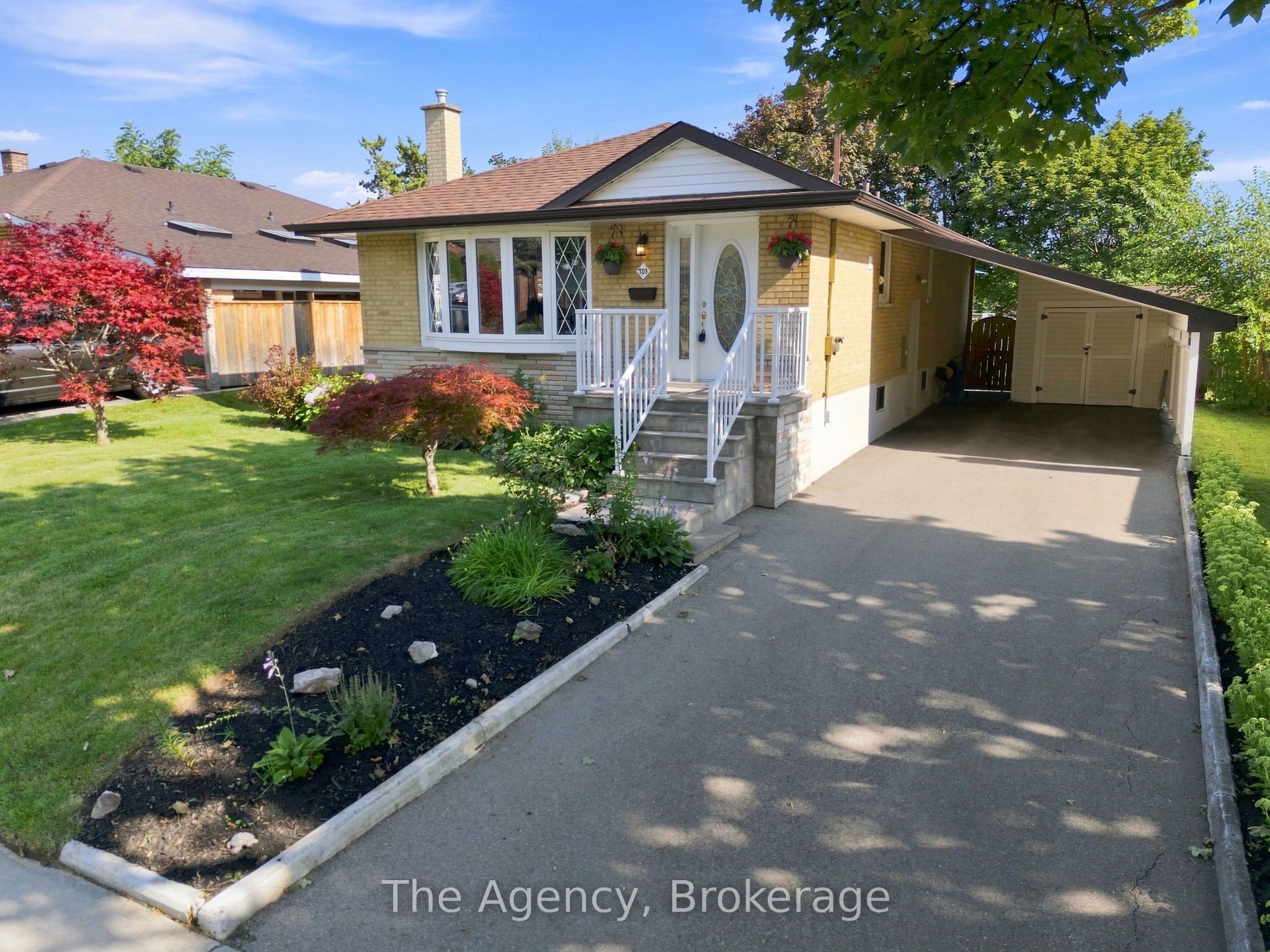 703 Newman Crescent, Whitby, ON L1N 1M7 photo 2