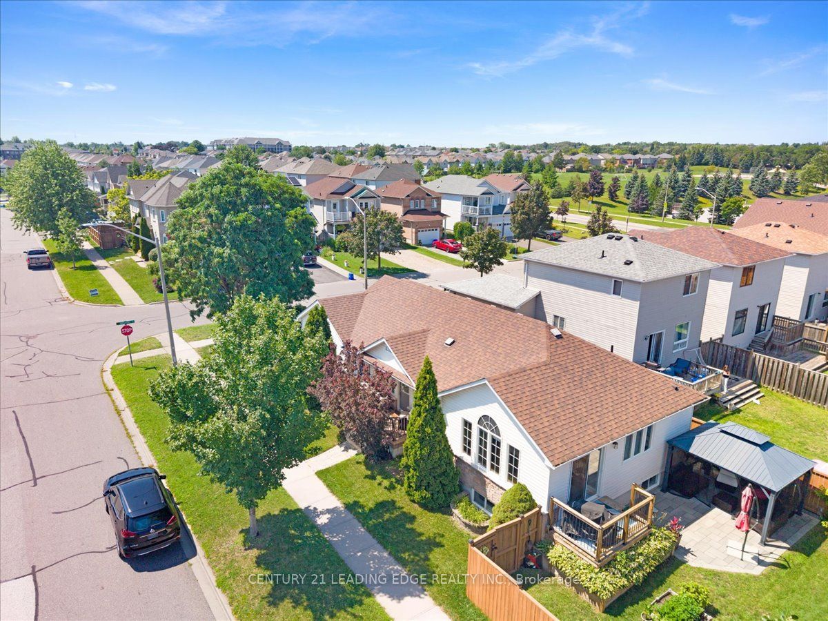 183 Eldad Drive, Clarington, ON L1C 5J3 photo 2