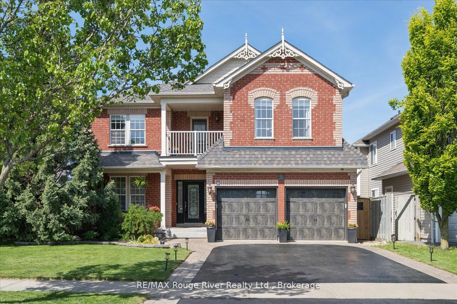 8 Briggs Crescent, Whitby, ON L1M 0H5