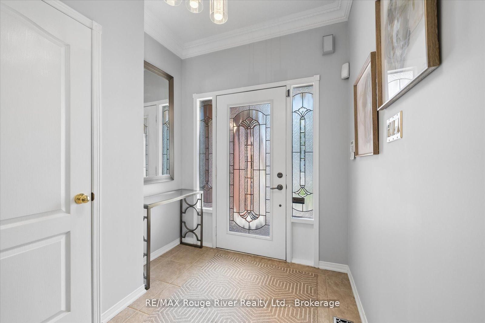 8 Briggs Crescent, Whitby, ON L1M 0H5 photo 4