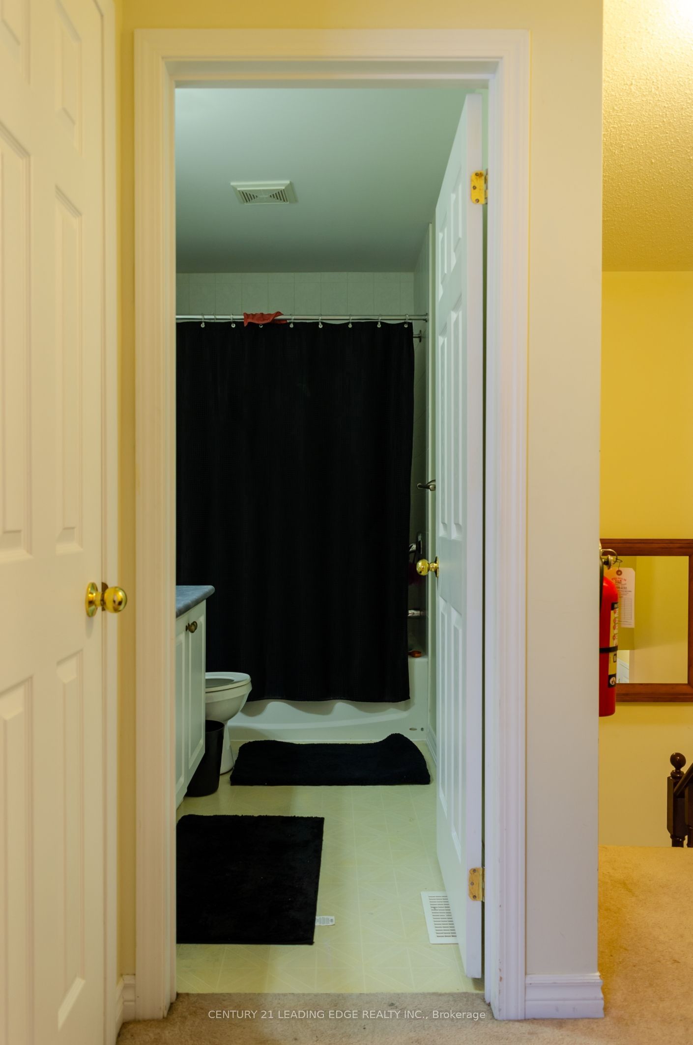 1218 MacInally Court Room, Oshawa, ON L1K 0B8 photo 5