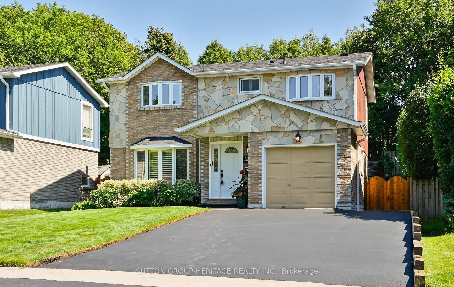 1209 Cherrydown Drive, Oshawa, ON L1H 7T4