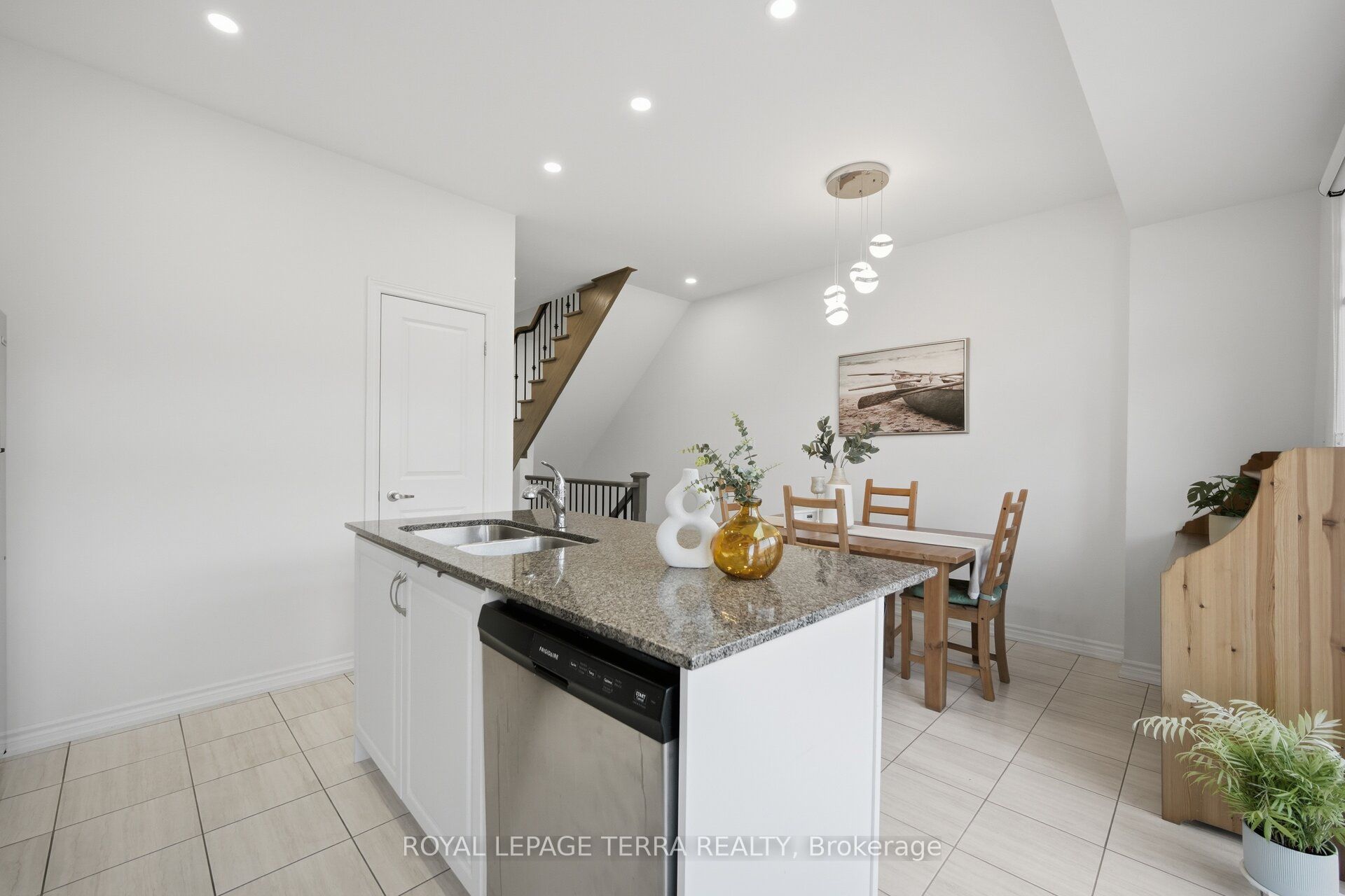 38 Hallmark Way, Whitby, ON L1P 0K2 photo 4