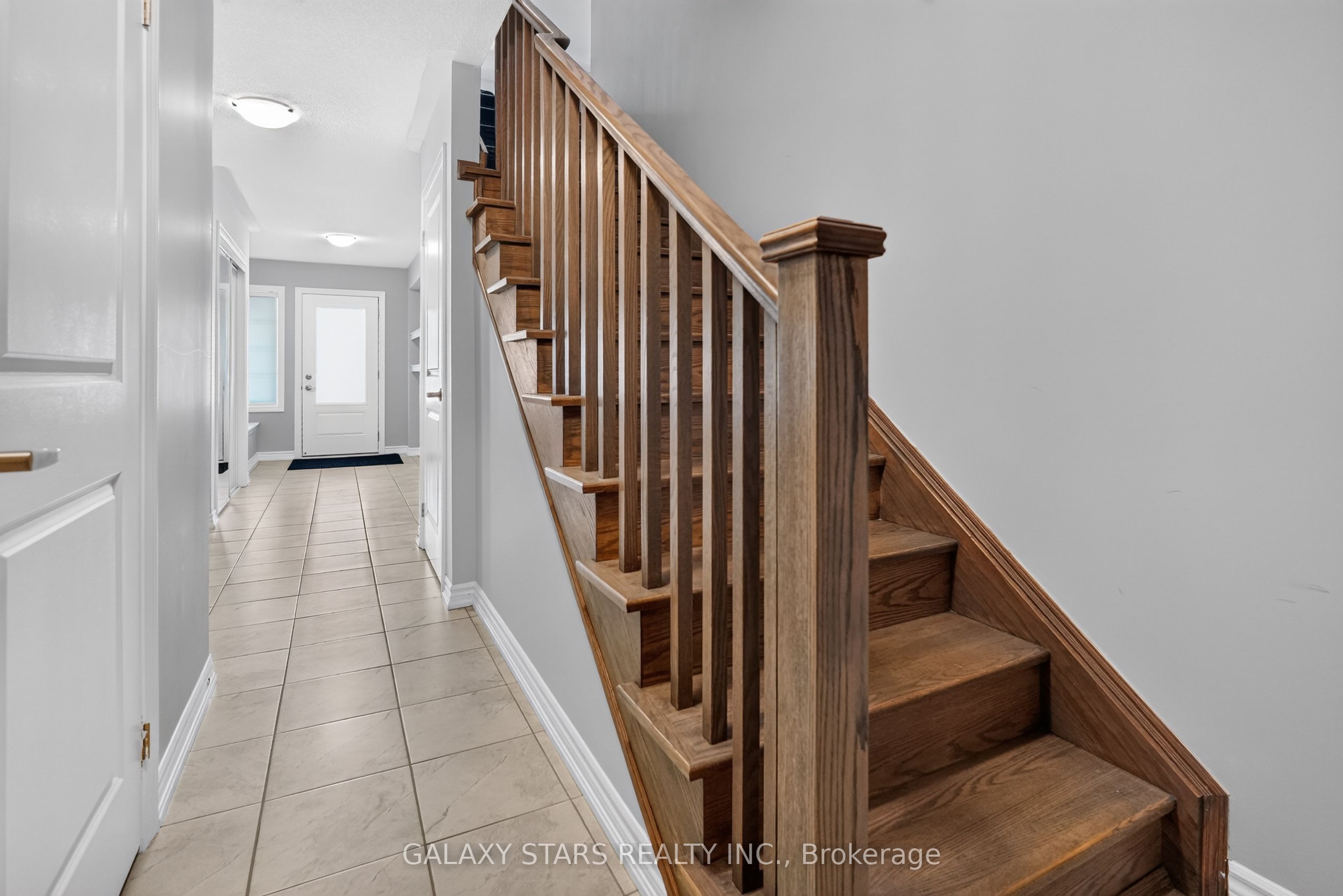 10 Sedgemoor Street, Whitby, ON L1P 0M3 photo 3