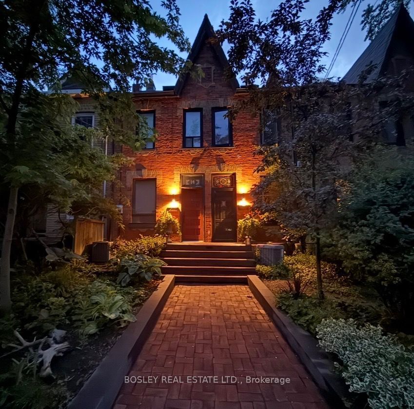 16 Blong Avenue, Toronto, ON M4M 1P2 photo 3