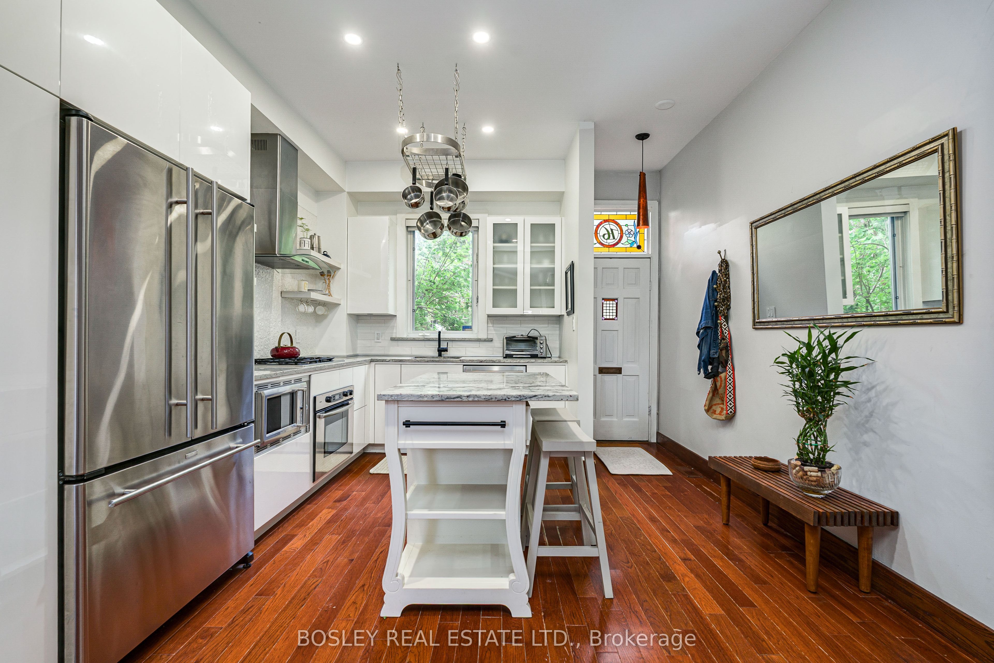 16 Blong Avenue, Toronto, ON M4M 1P2 photo 5