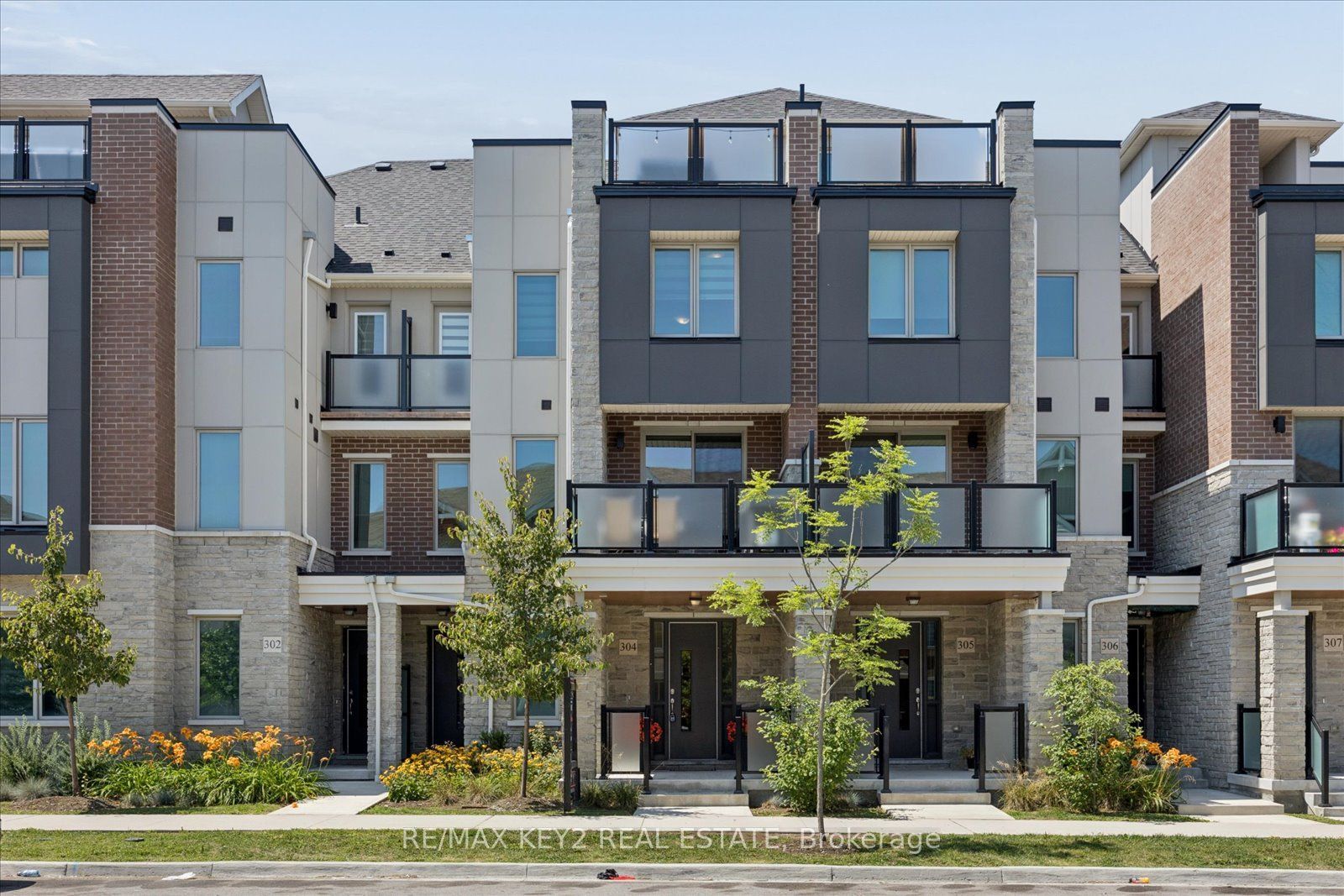 1034 Reflection Place 304, Pickering, ON L1X 0L1