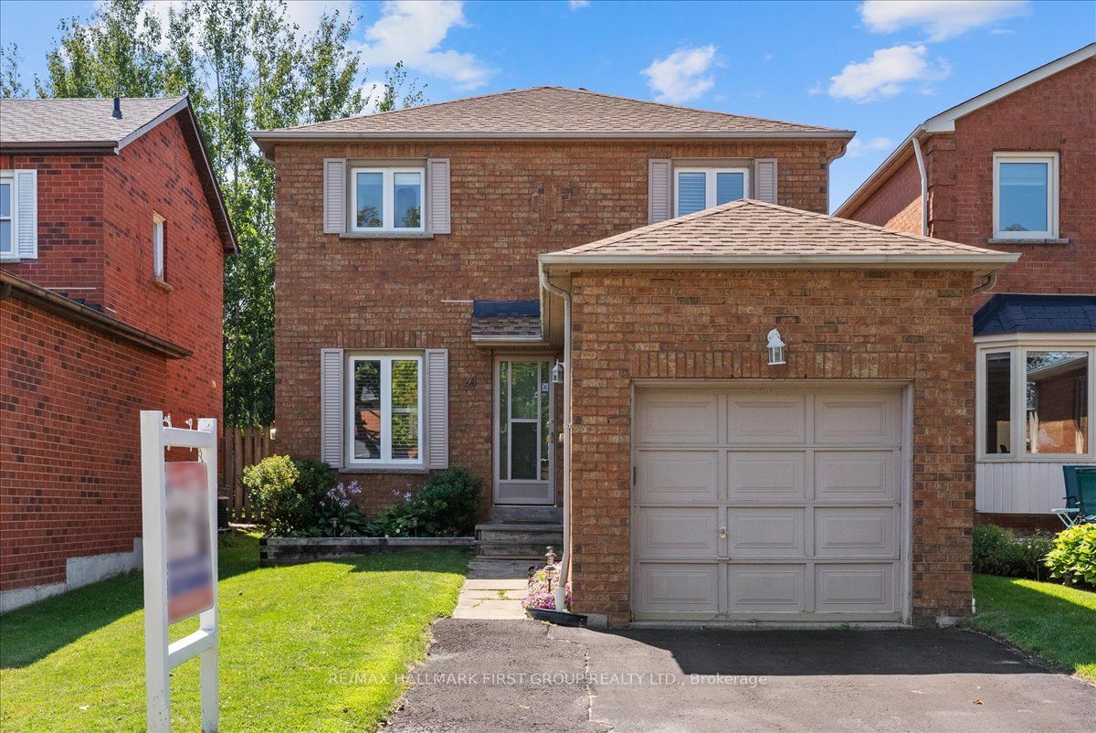 24 Fernbank Place, Whitby, ON L1R 1S9