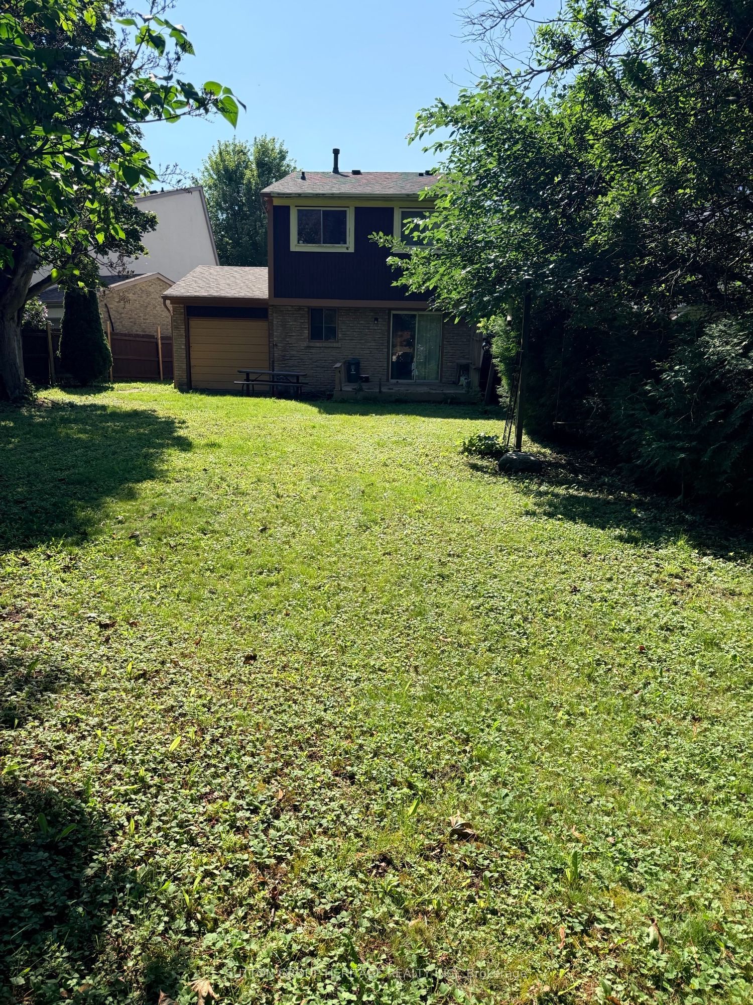 41 Harrison Court, Whitby, ON L1N 6E2 photo 3