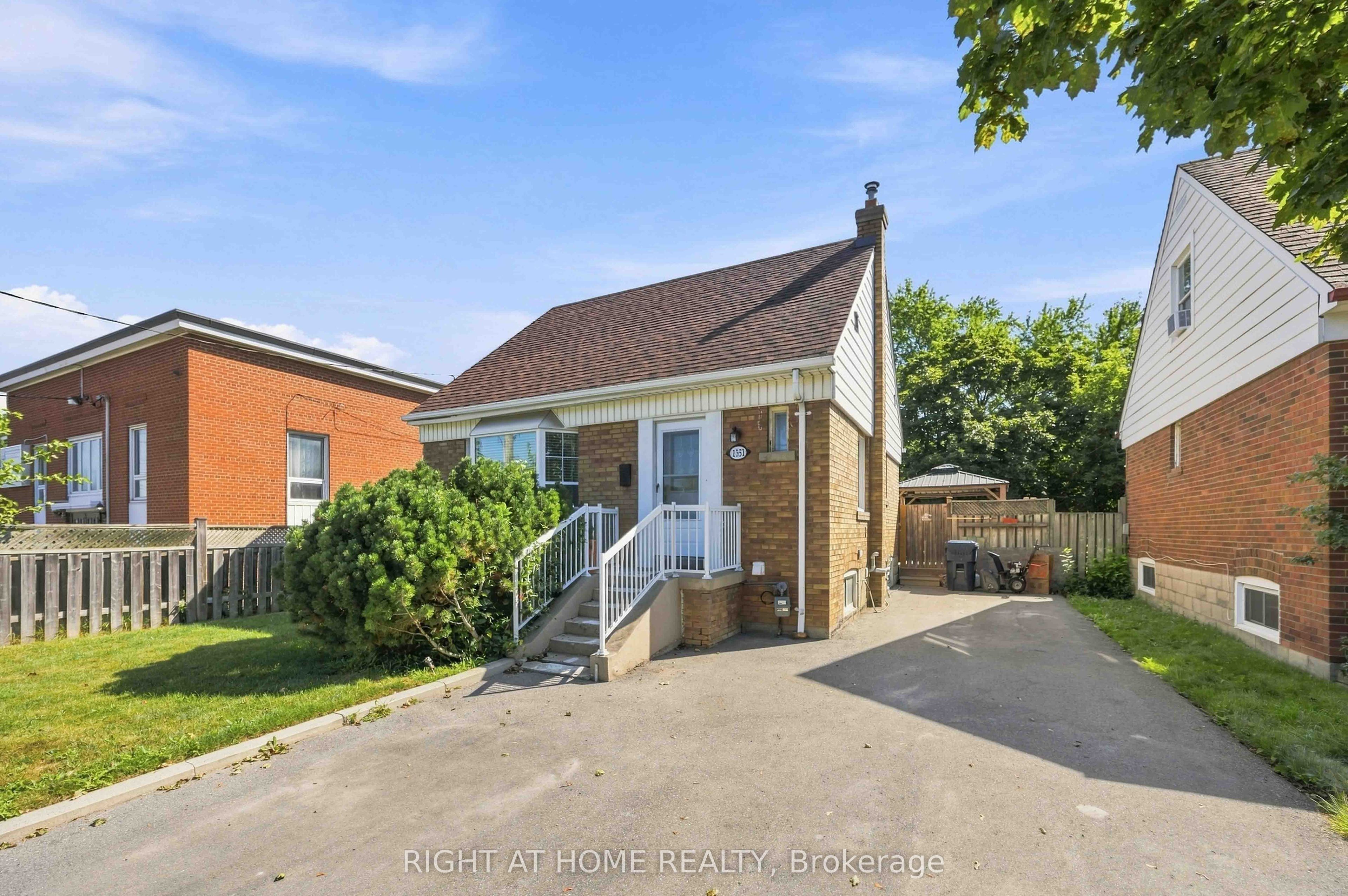 1351 Warden Avenue, Toronto, ON M1R 2R9 photo 2