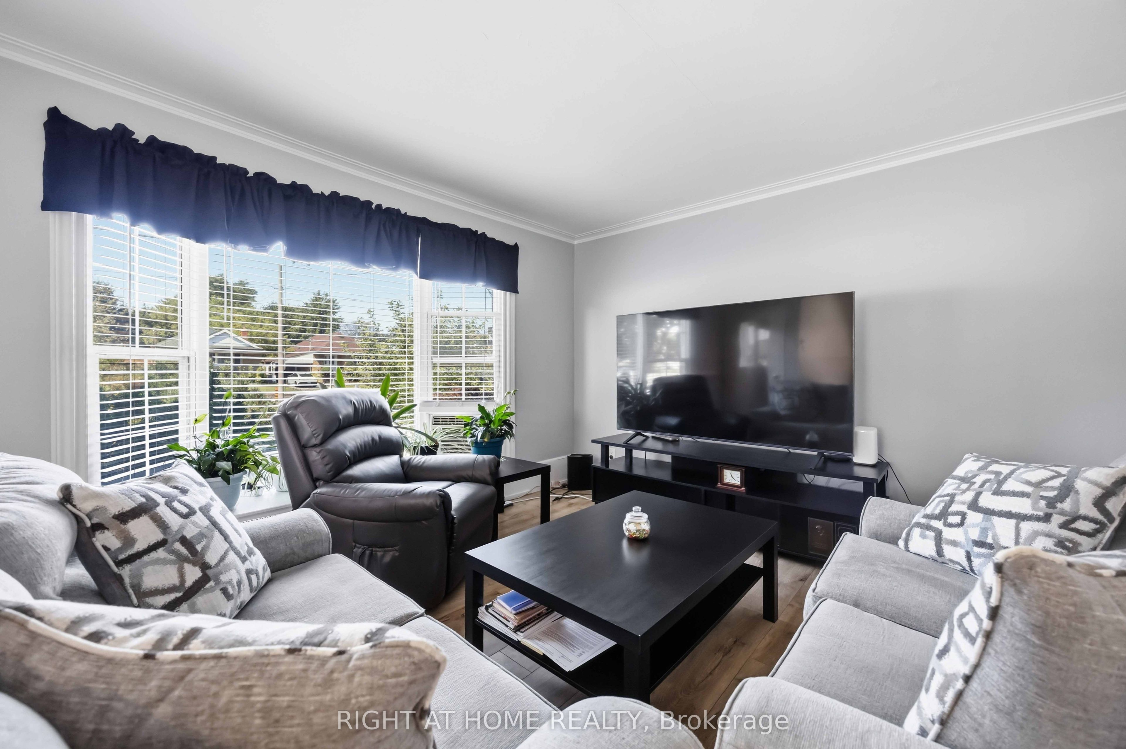 1351 Warden Avenue, Toronto, ON M1R 2R9 photo 3