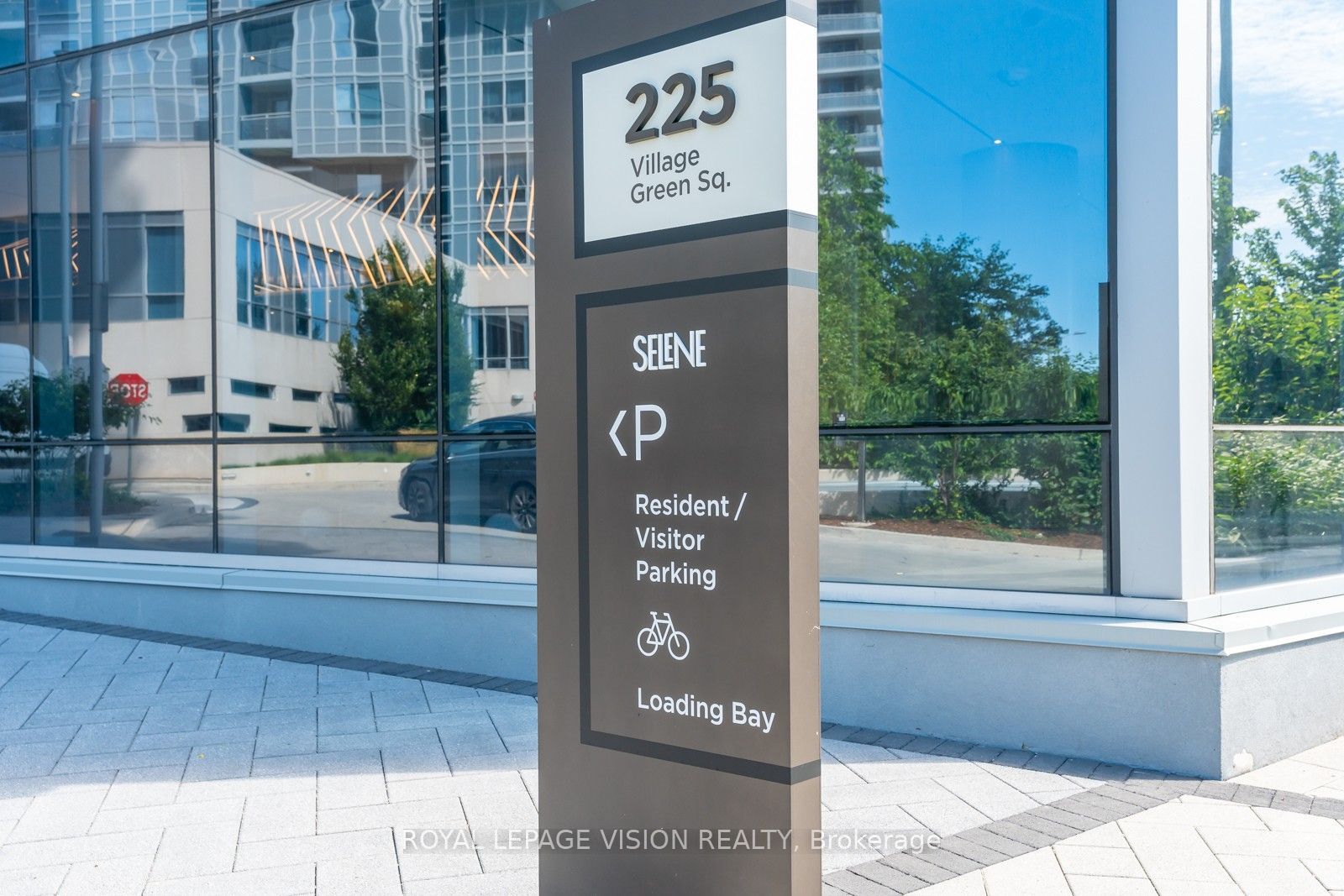 225 Village Green Square 1005, Toronto, ON M1S 0N4 photo 3