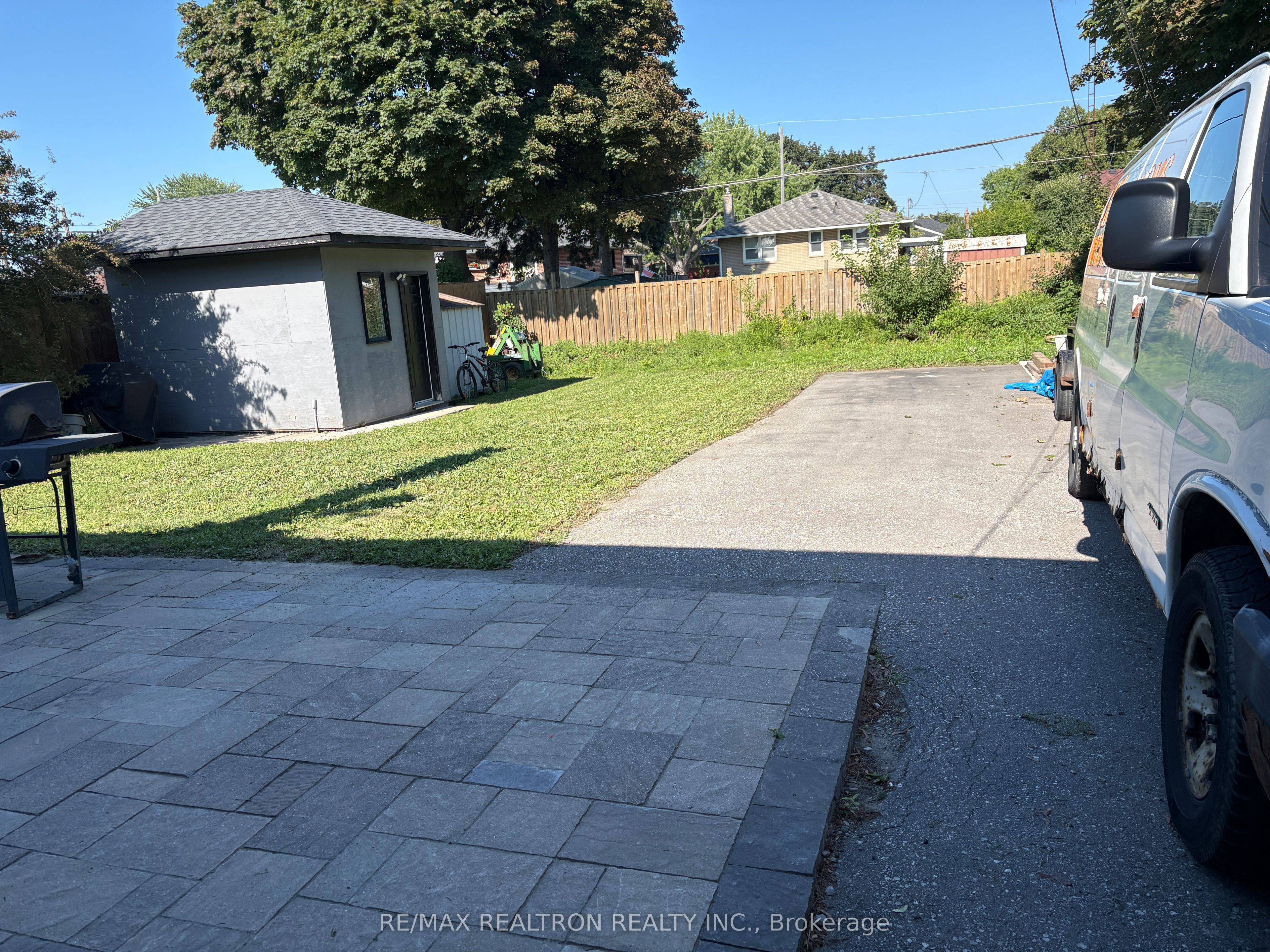 607 Stevenson Road N, Oshawa, ON L1J 5P2 photo 3