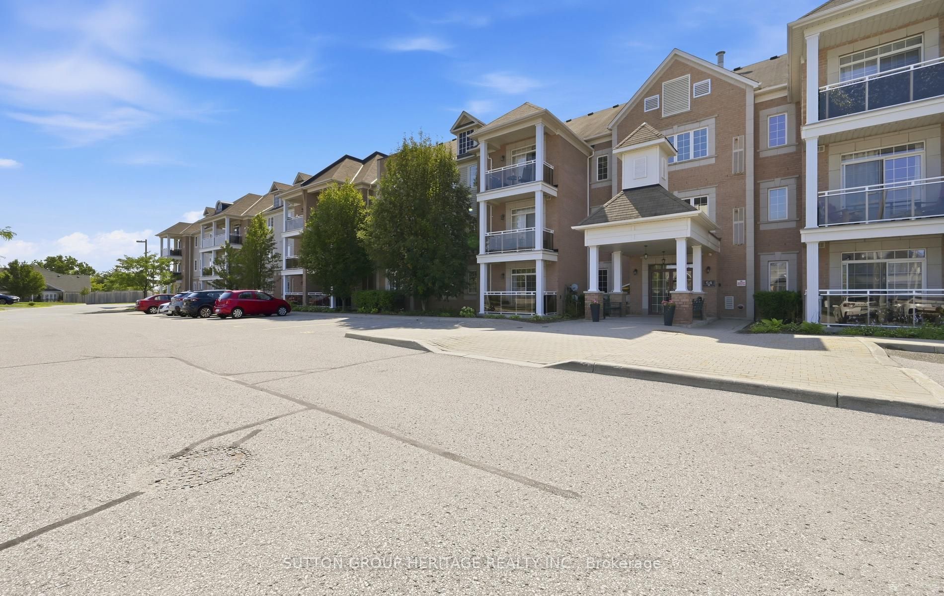 54 Harvey Johnston Way 320, Whitby, ON L1M 0J7 photo 2