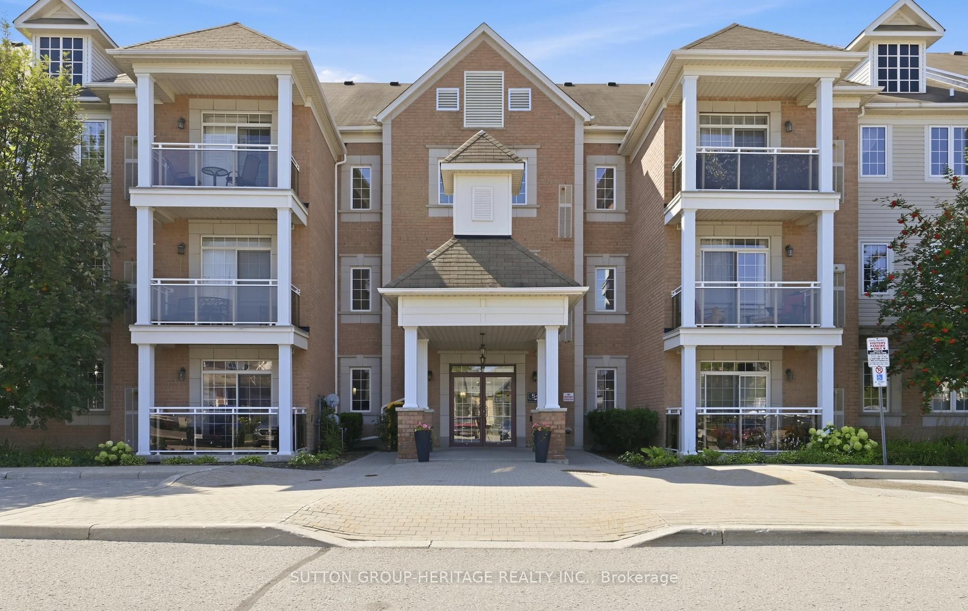 54 Harvey Johnston Way 320, Whitby, ON L1M 0J7 photo 3